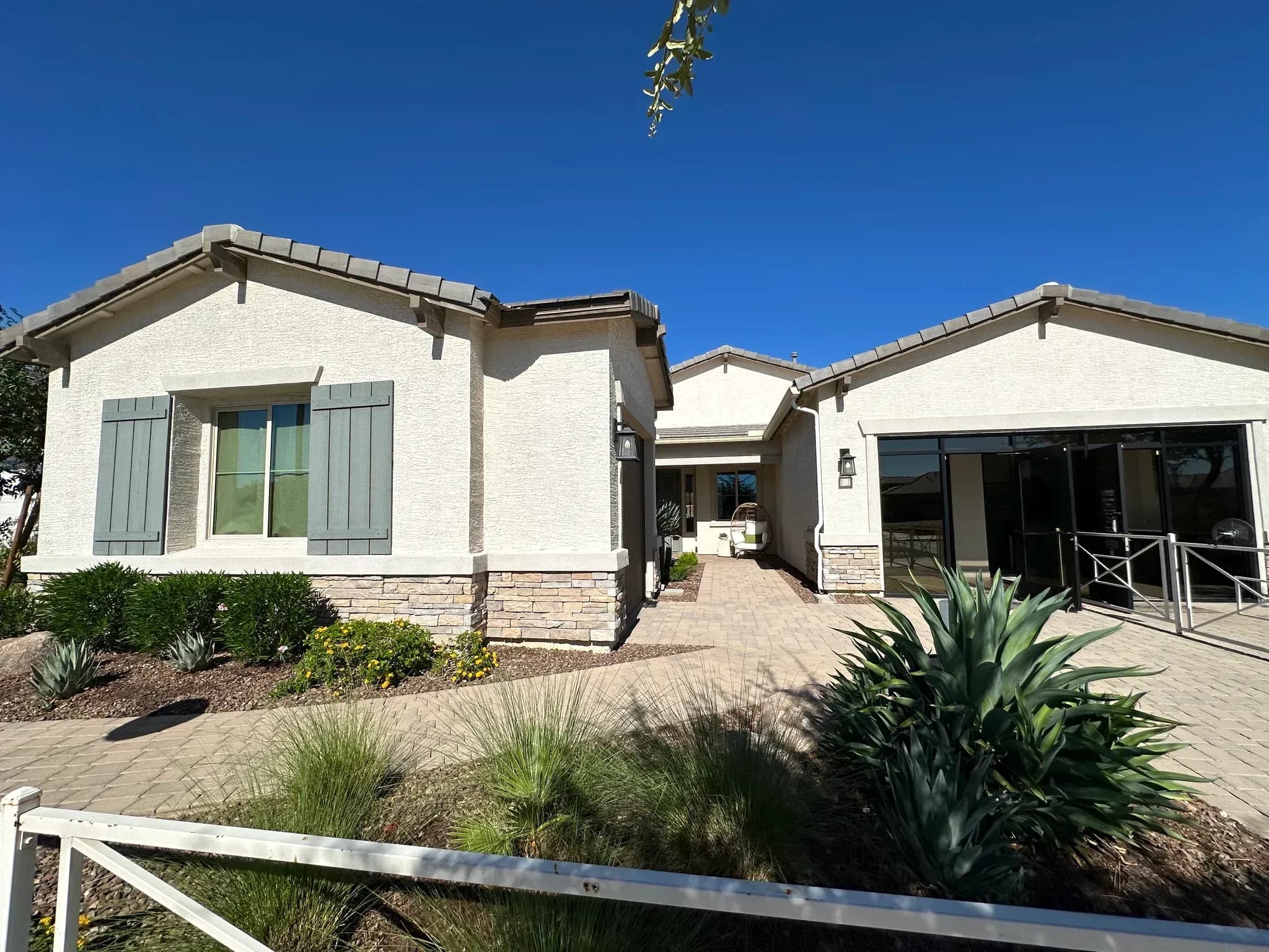 Pomona — front exterior