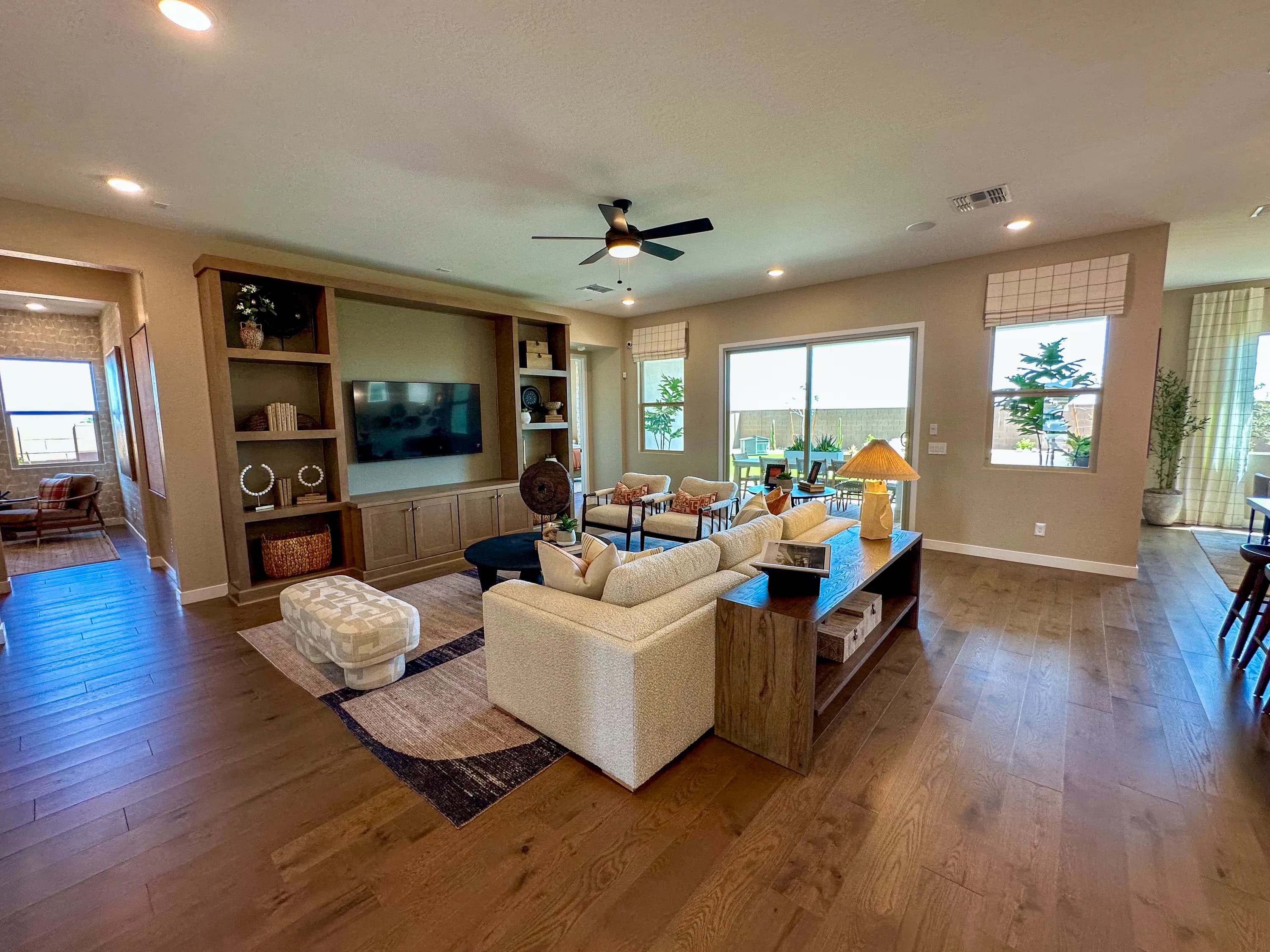 Auburn — interior