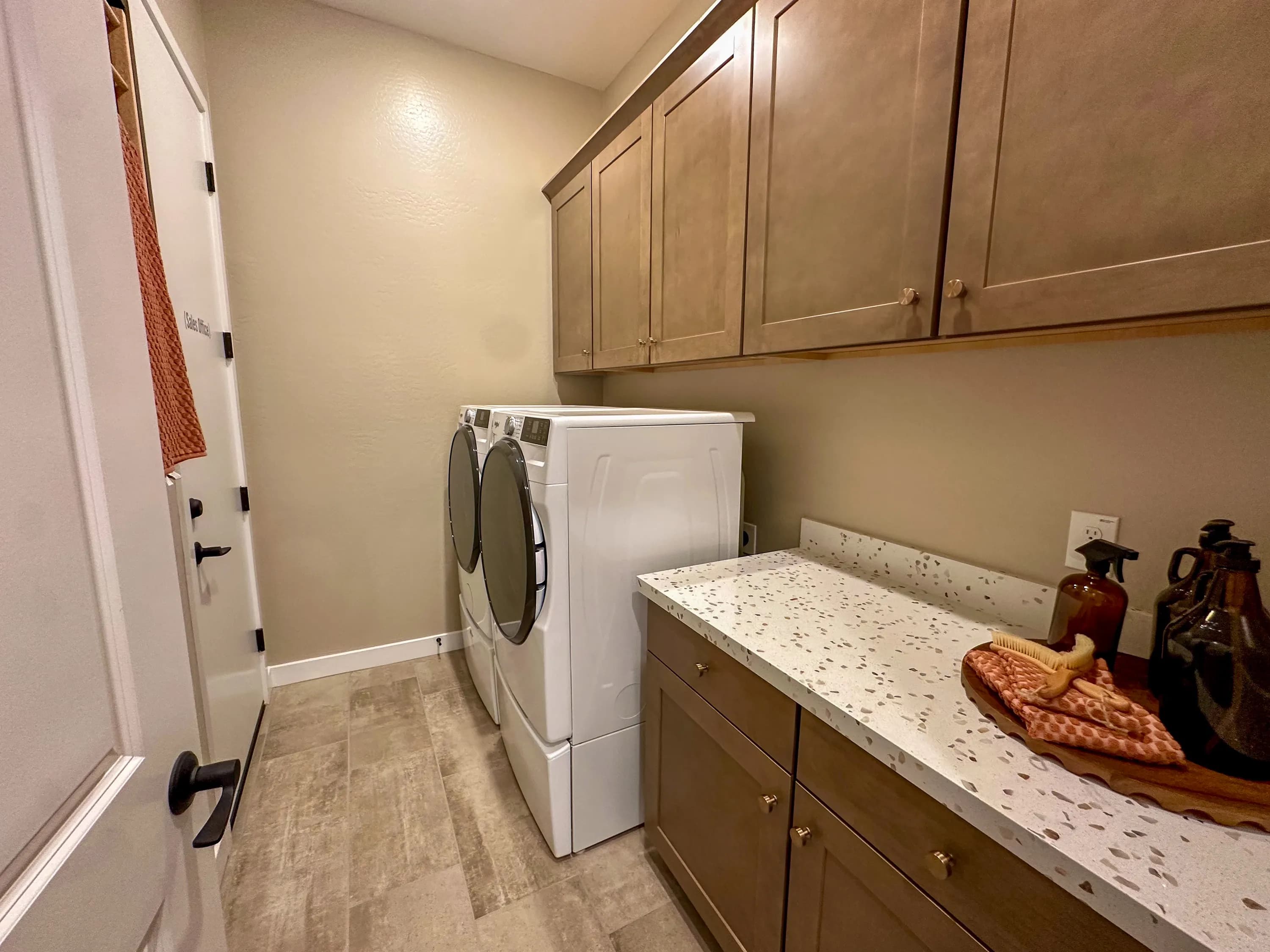Auburn — interior