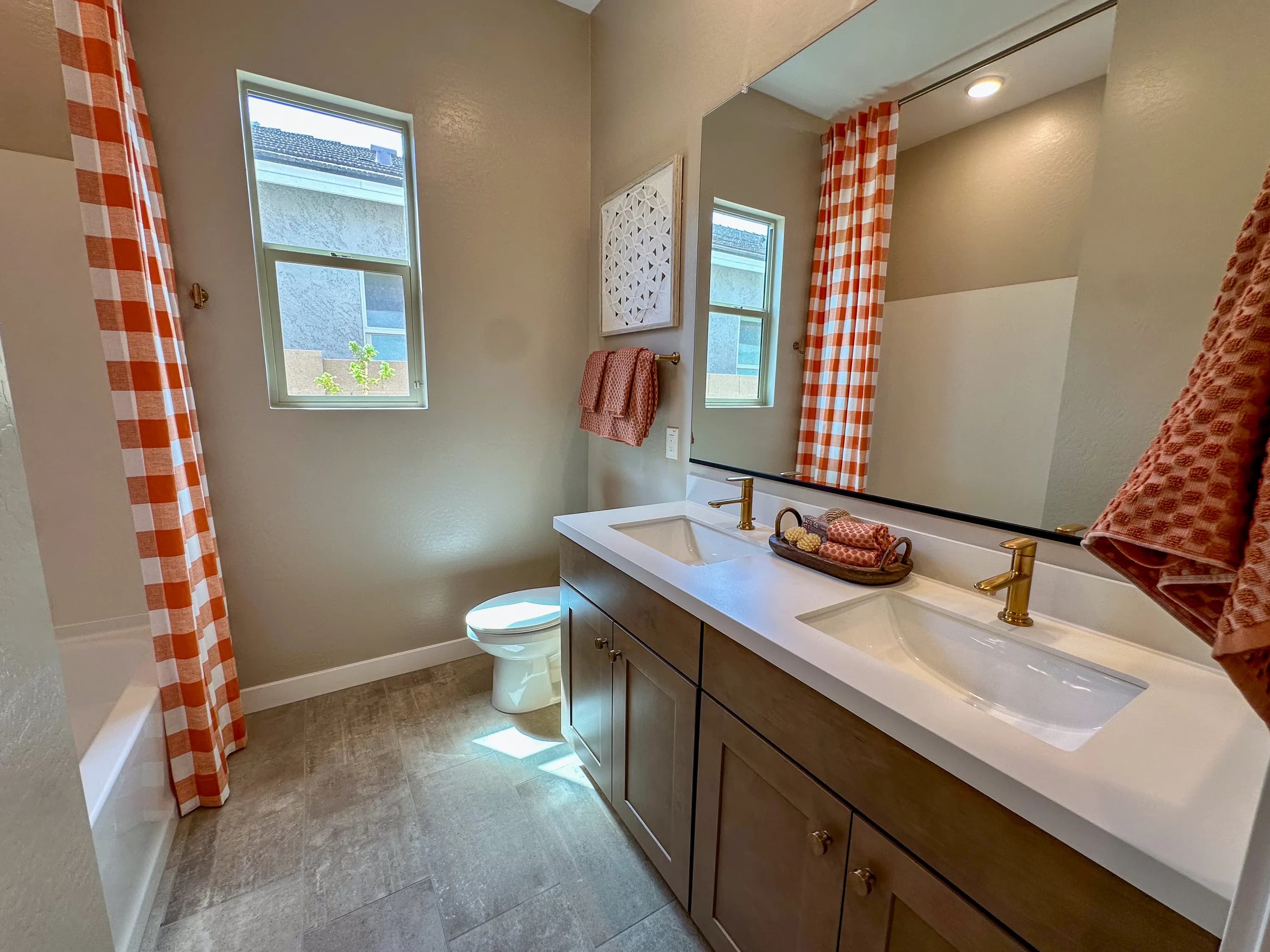 Auburn — interior