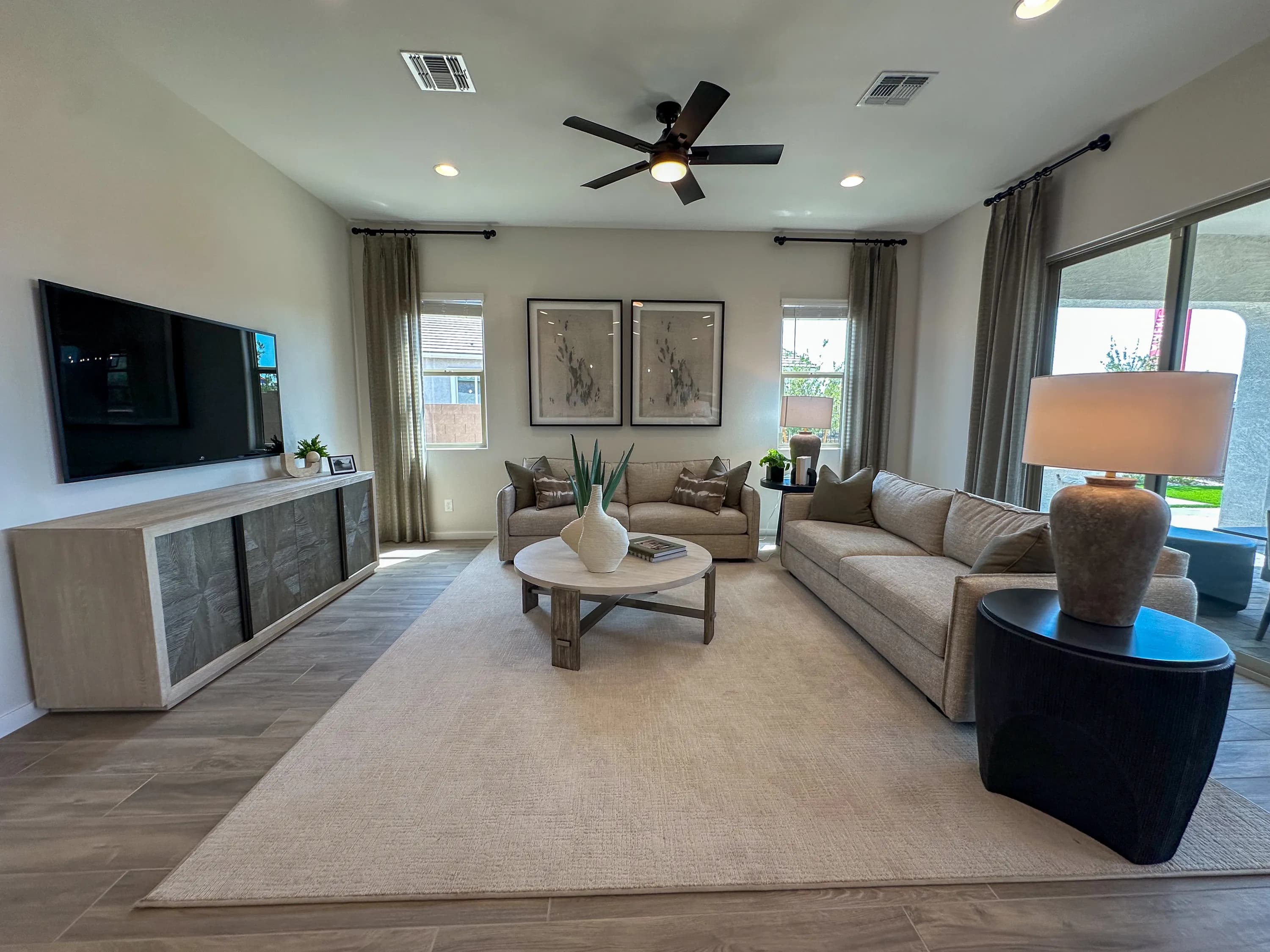 Augusta — interior
