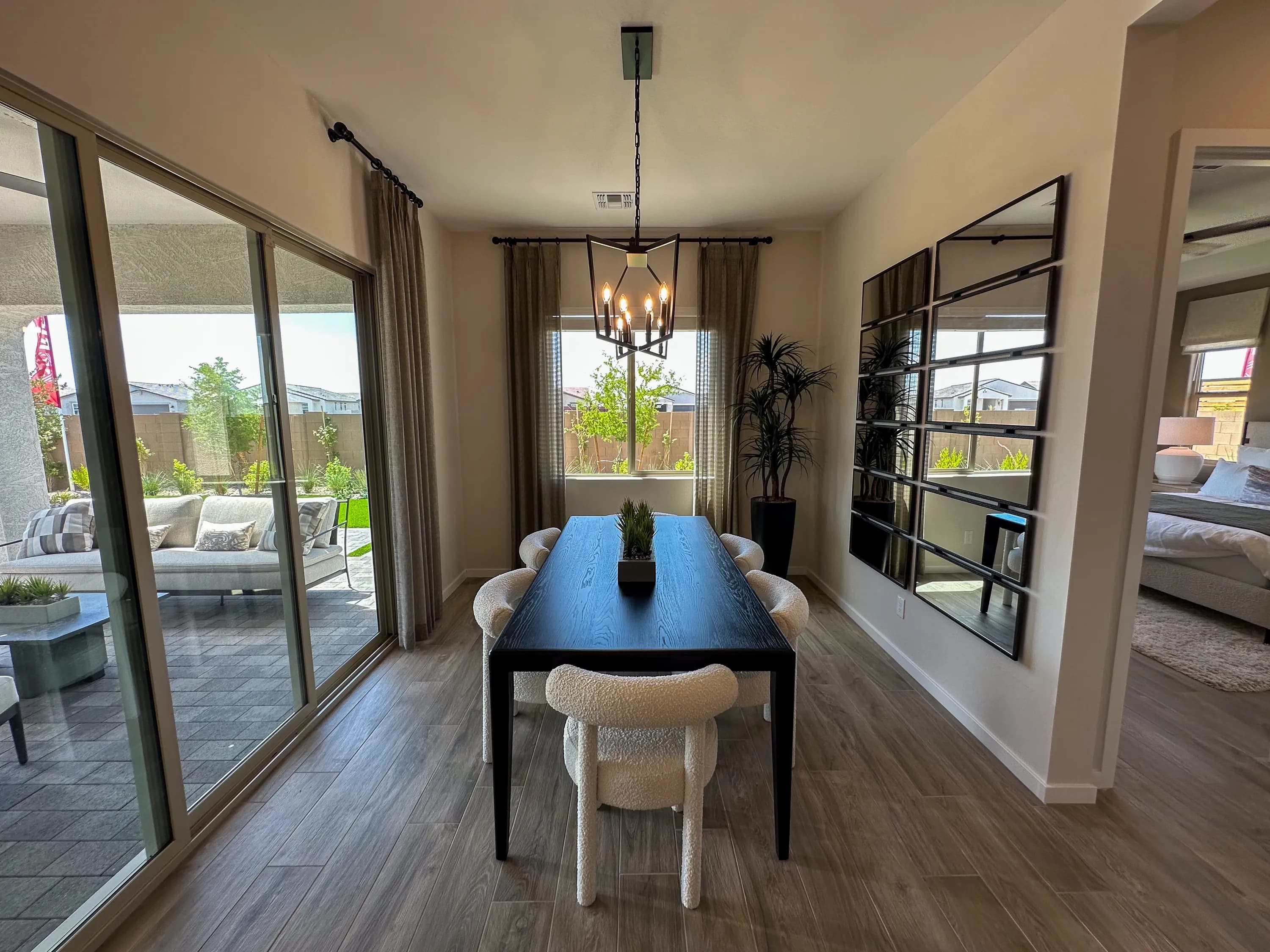 Augusta — interior