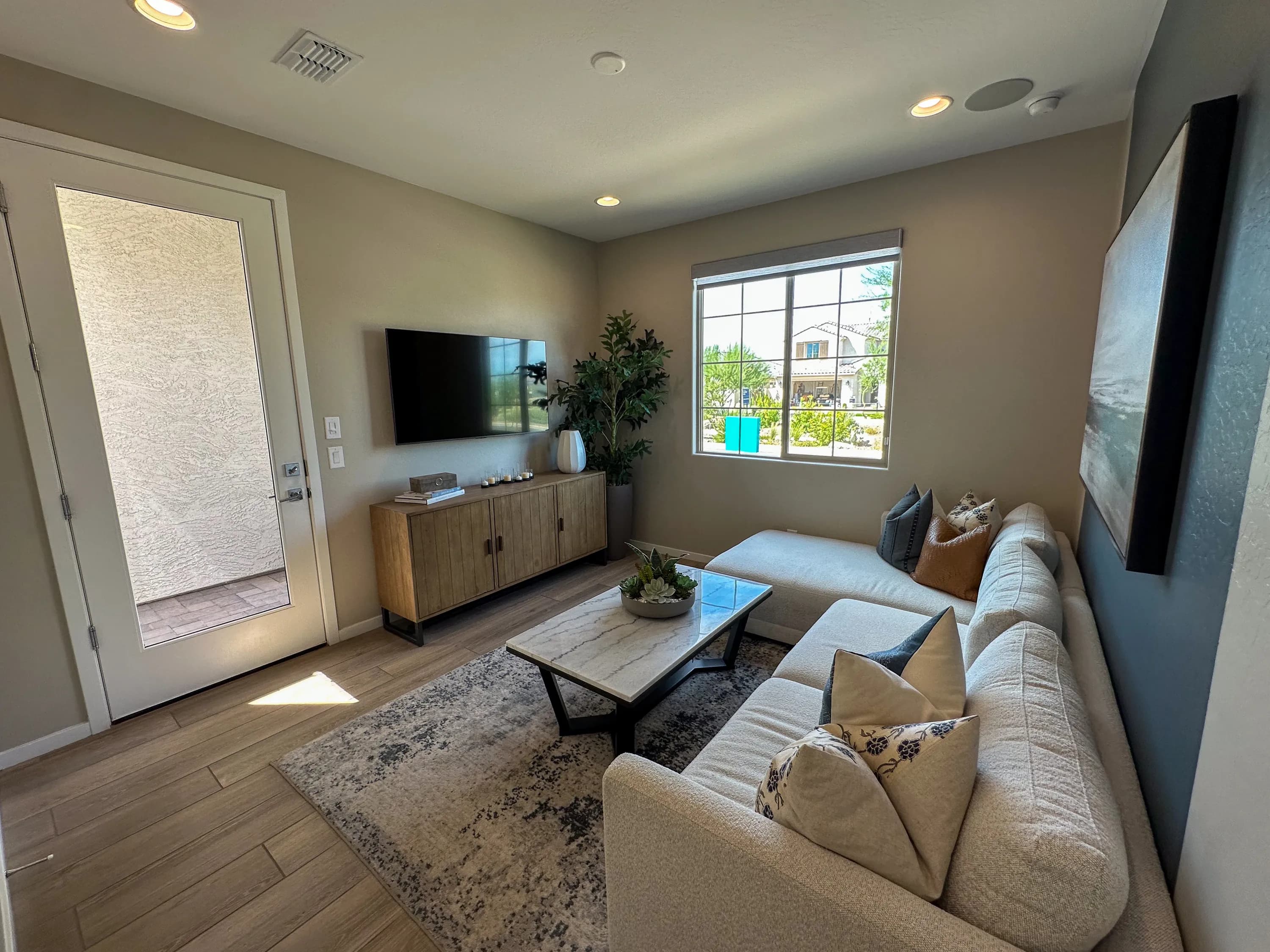 Solstice — interior