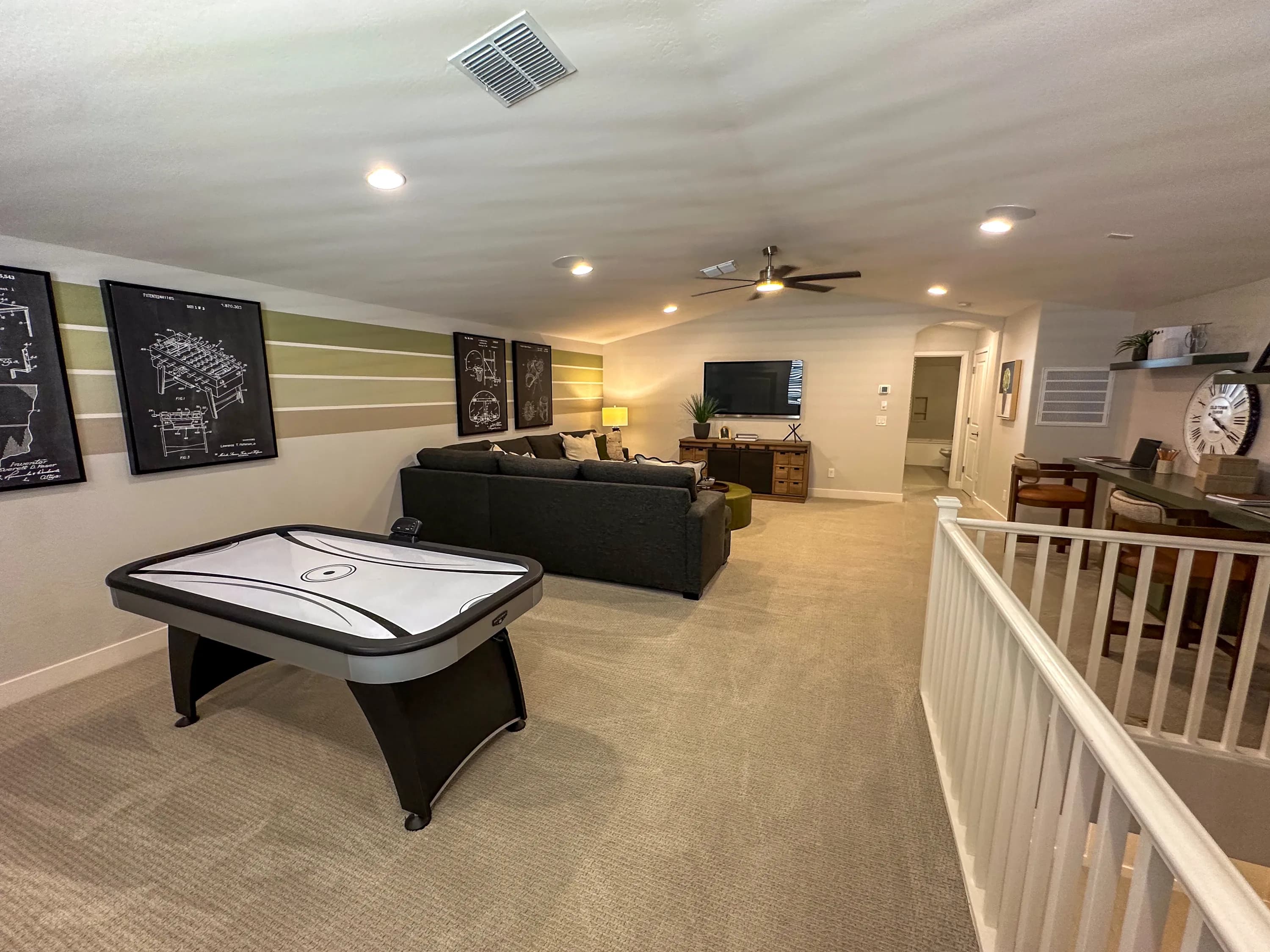 Harris Beach Super Garage w/Loft — interior