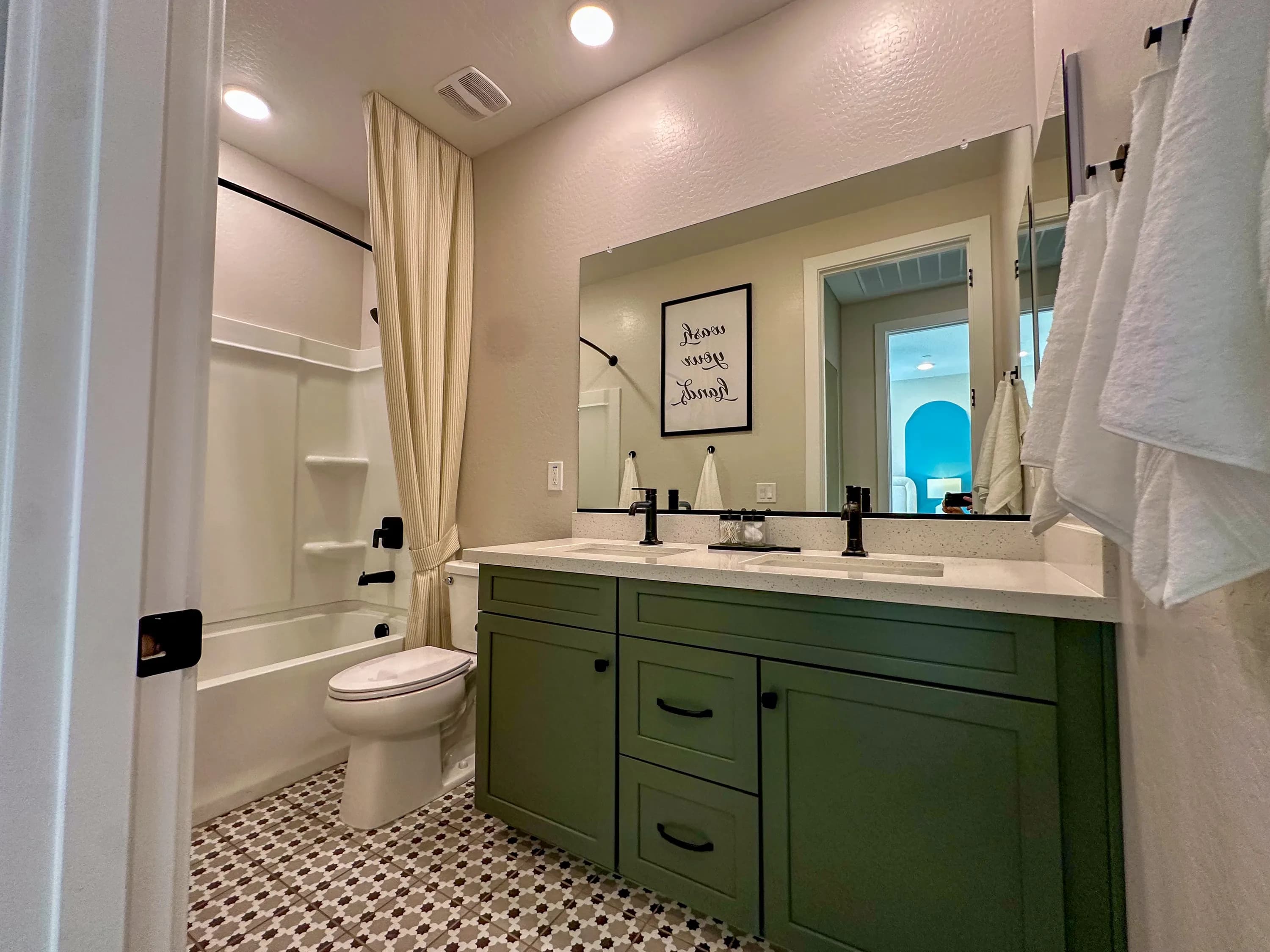 Cottonwood — interior