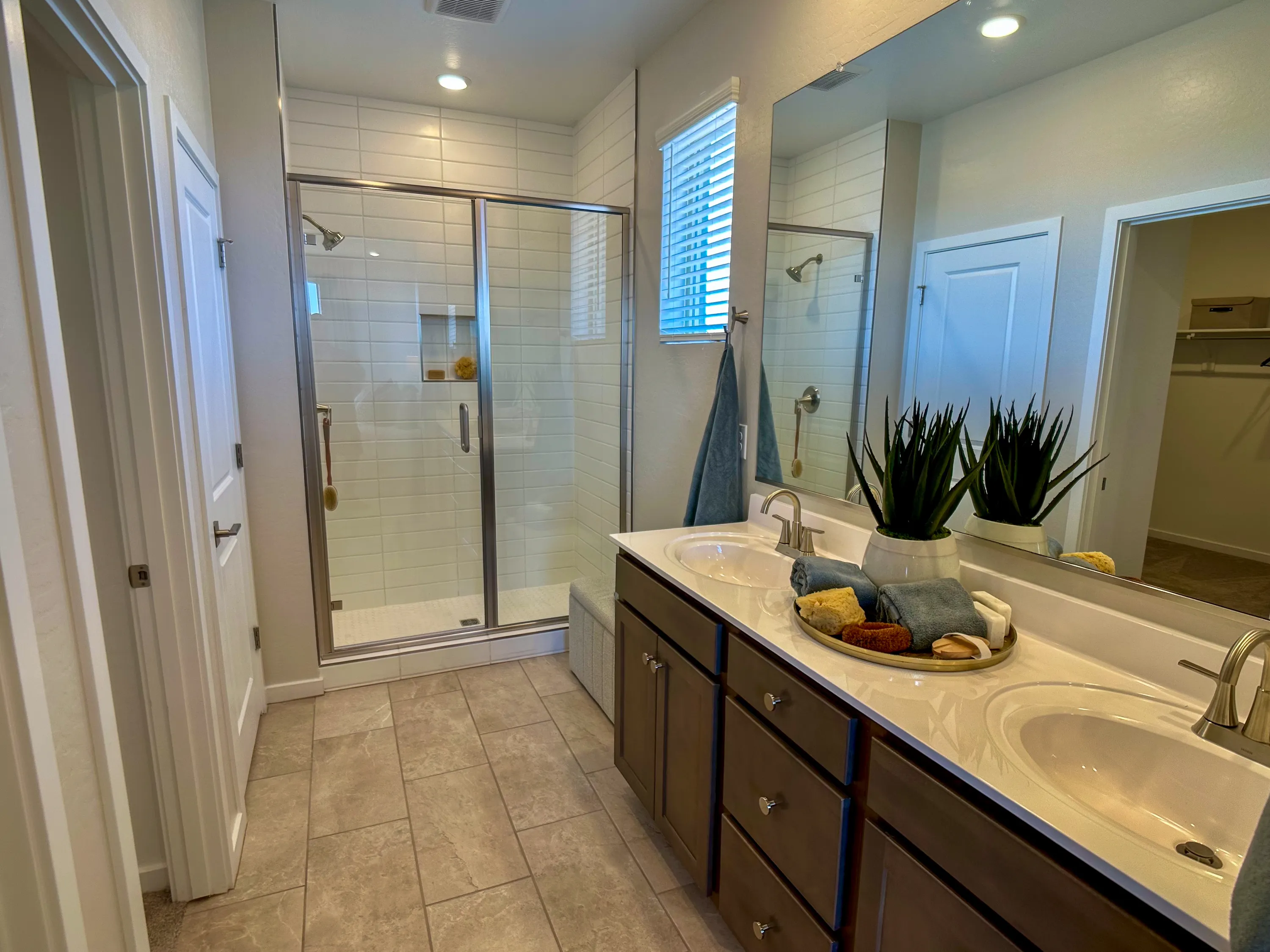Residence 4003 by Risewell Homes at Risewell at Teravalis — photo 9 of 18