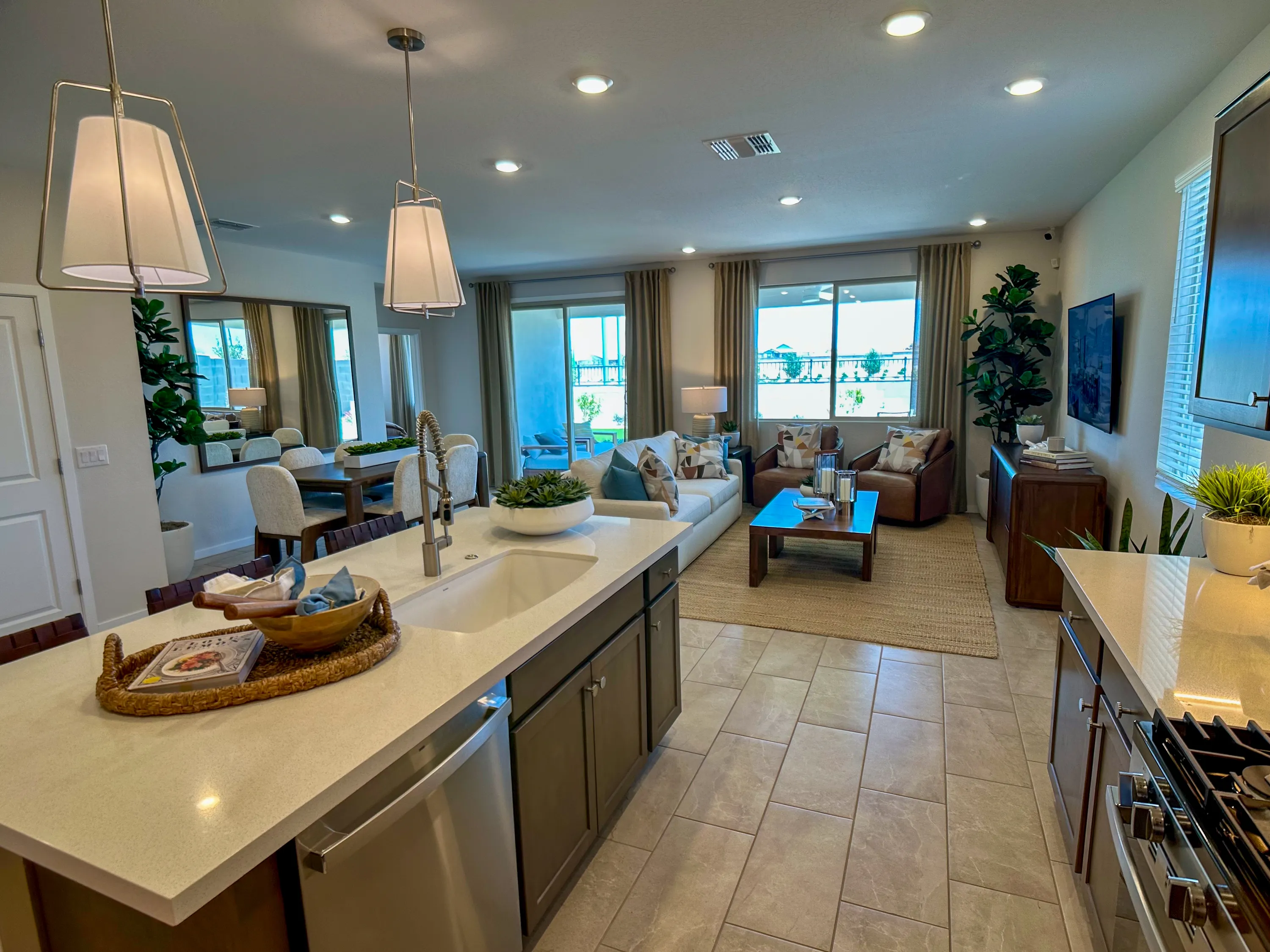 Residence 4003 by Risewell Homes at Risewell at Teravalis — photo 11 of 18