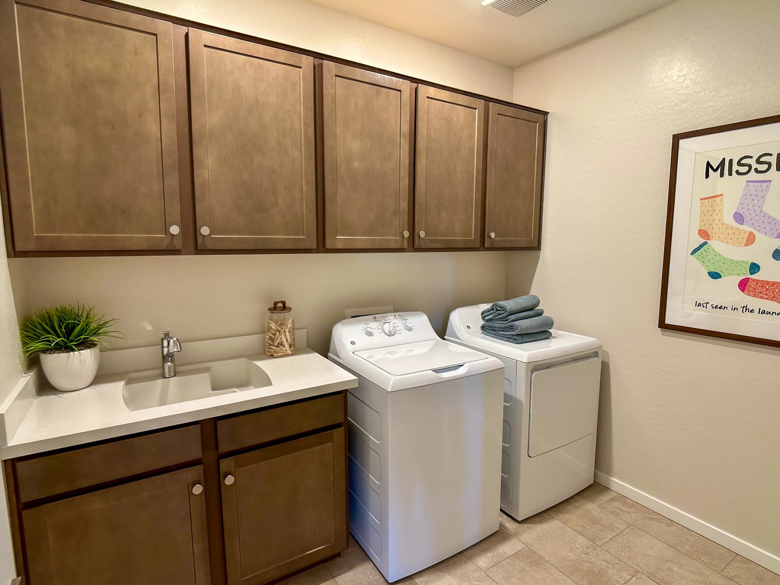 Residence 4003 by Risewell Homes at Risewell at Teravalis — photo 12 of 18