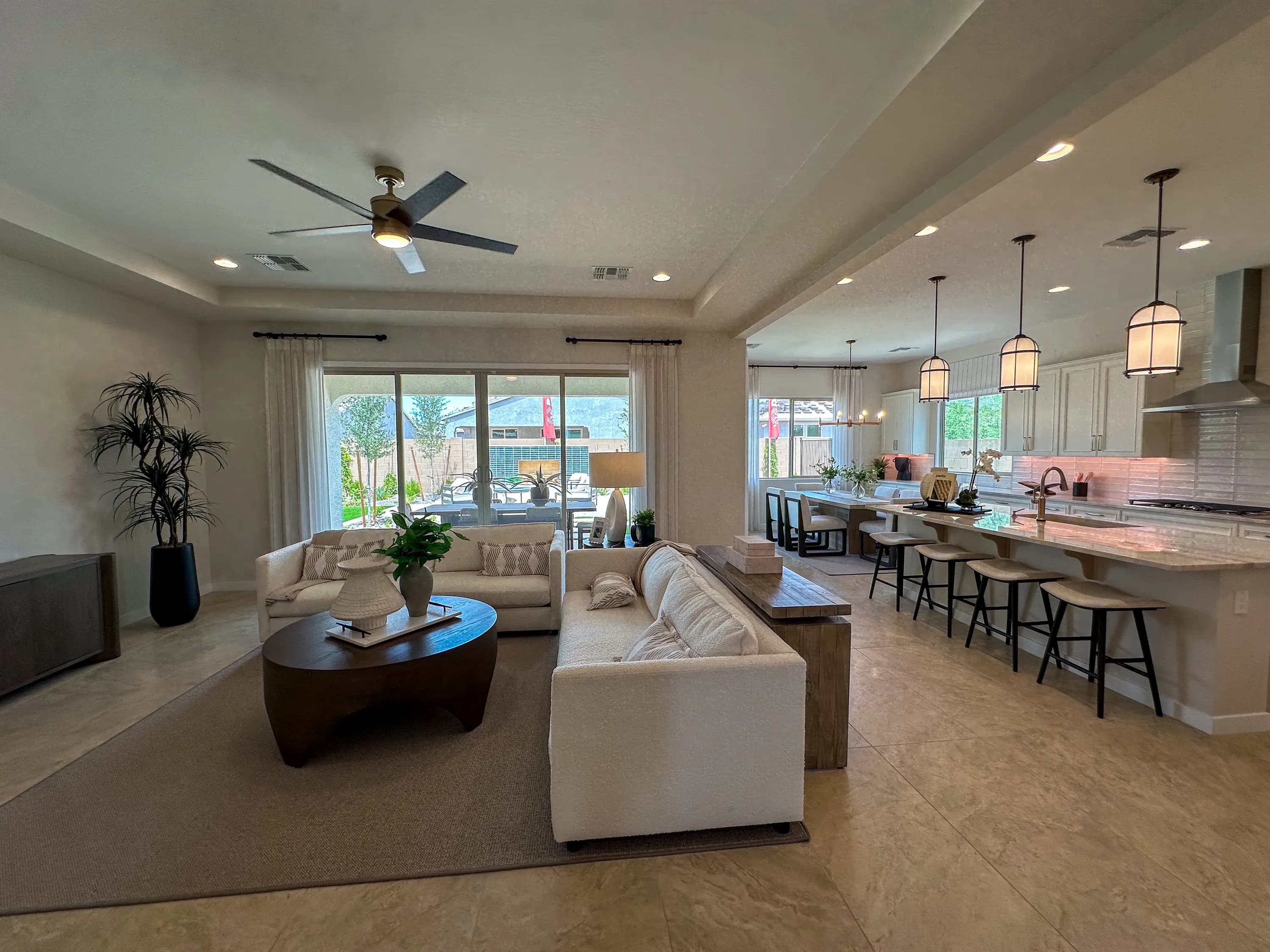 Pomona — interior