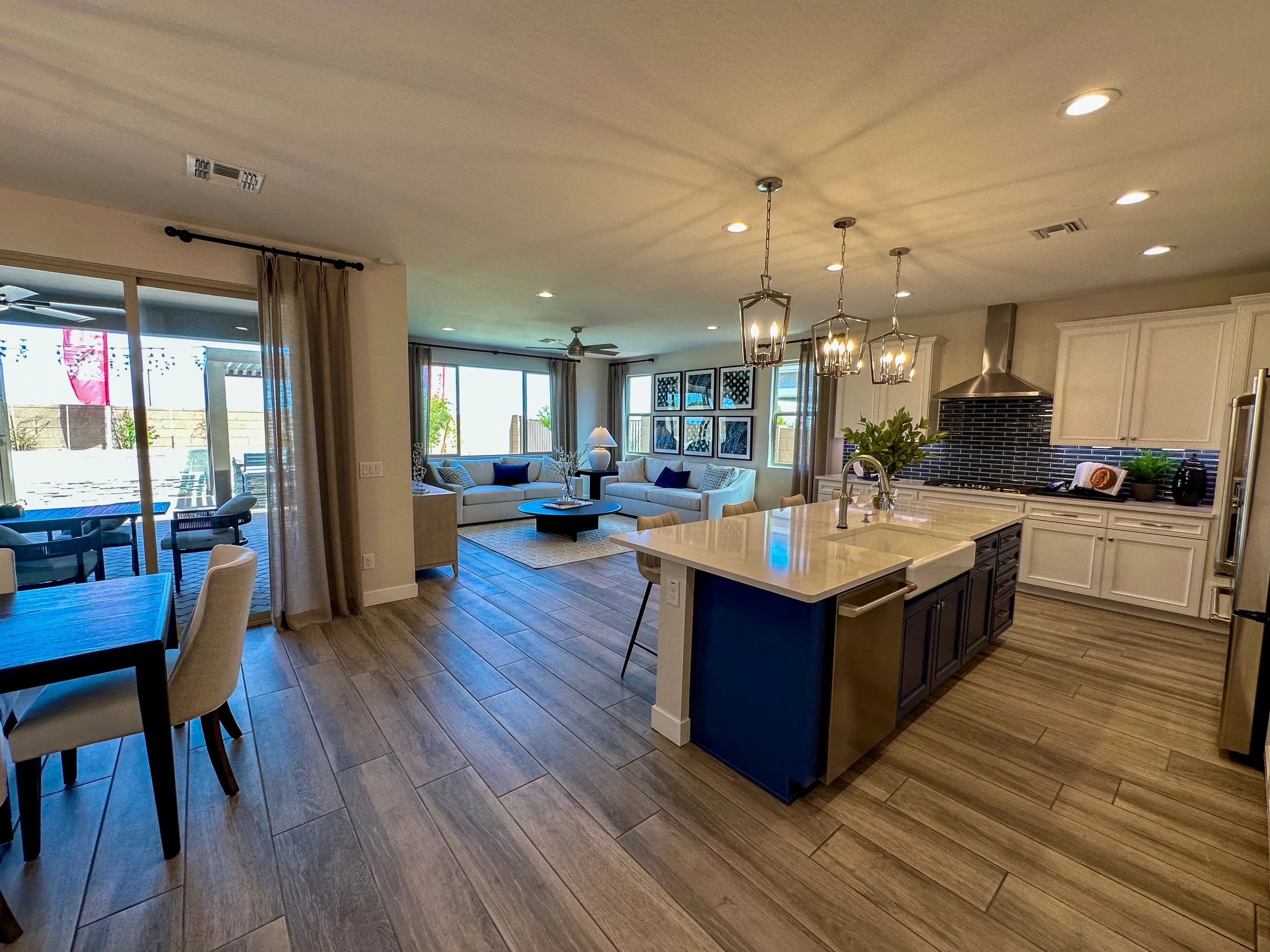 Deacon — interior