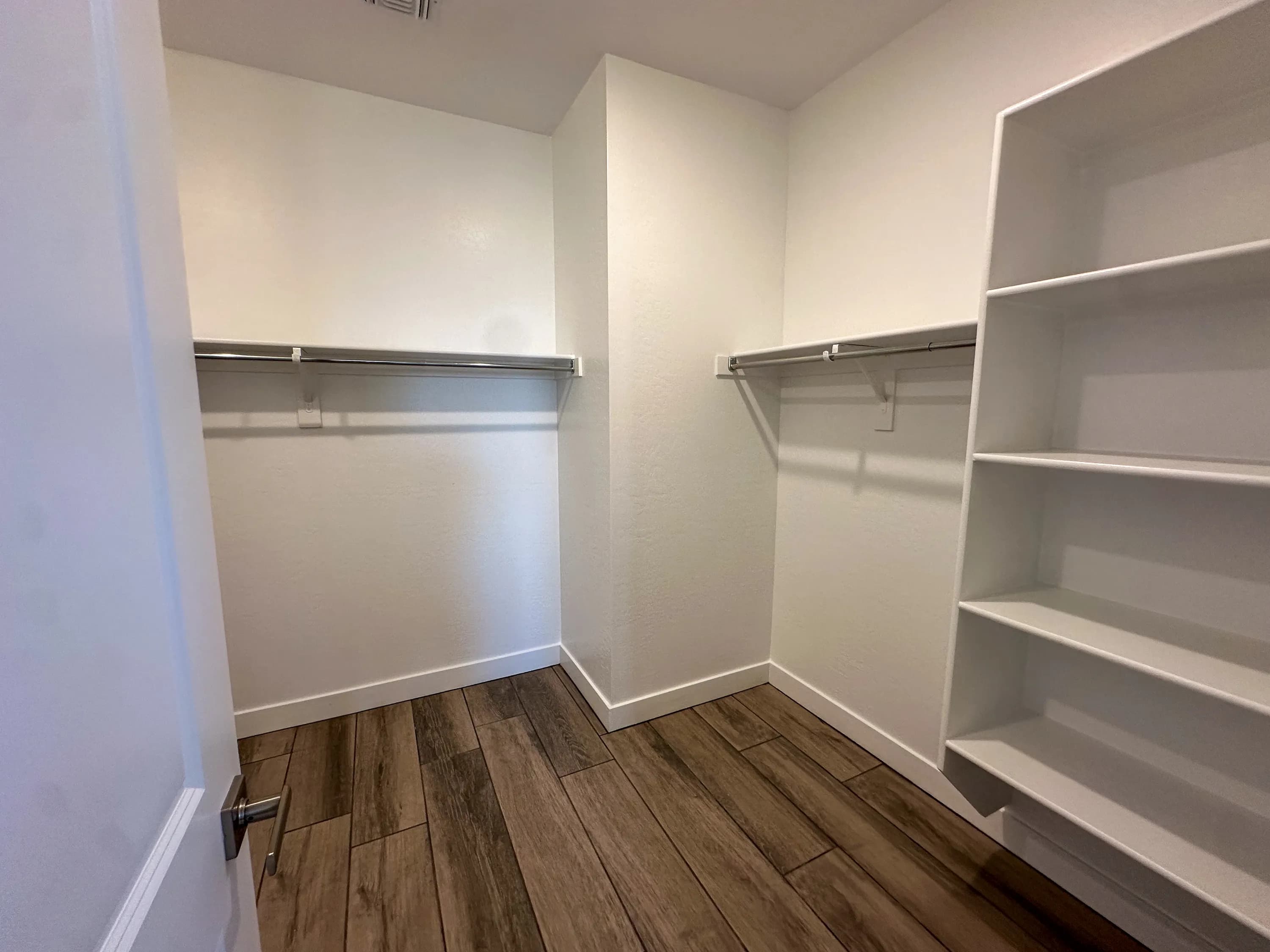 Deacon — interior