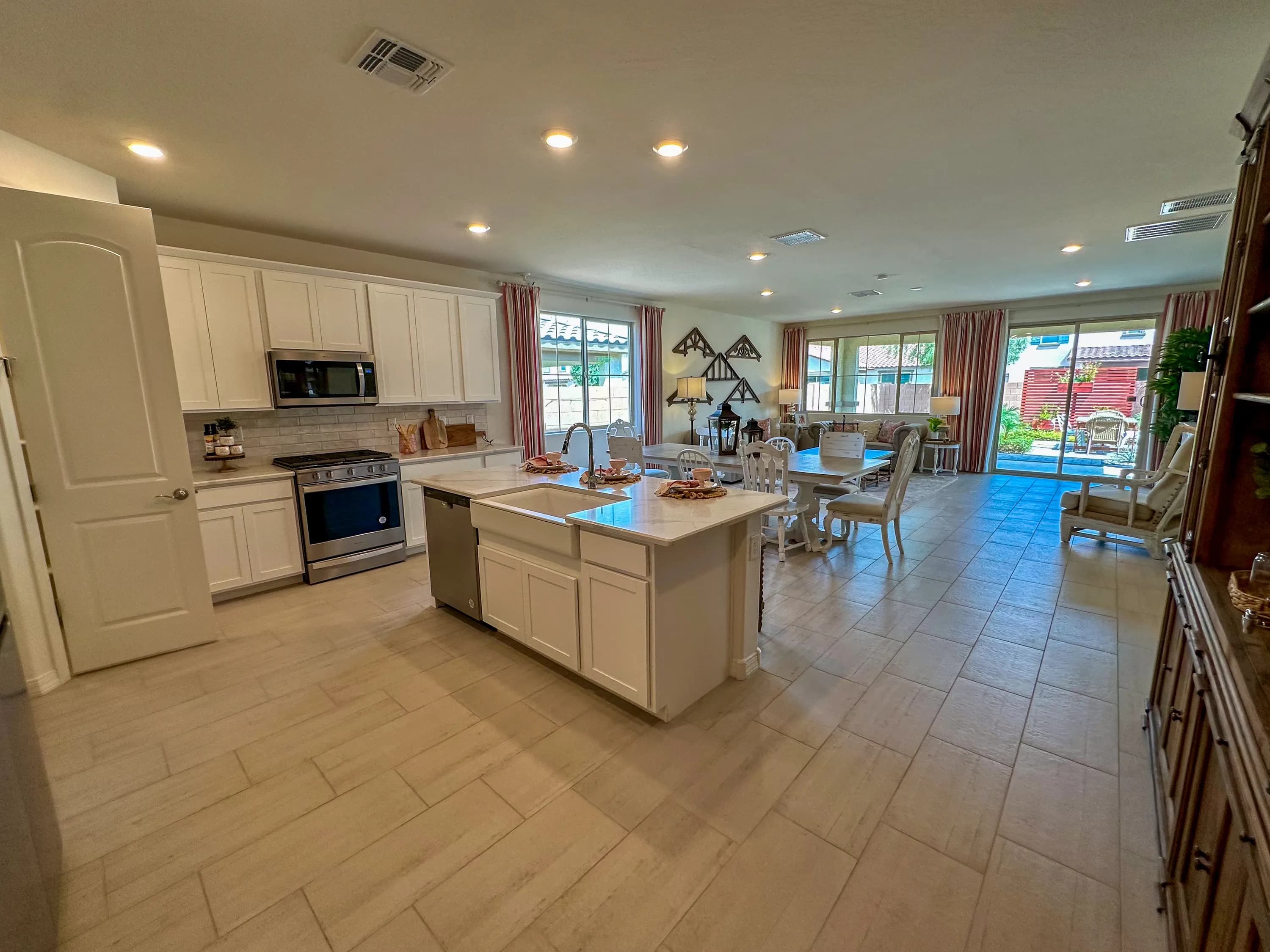 Plan 2188 by KB Home at Enclaves at Sonrisa — photo 3 of 15