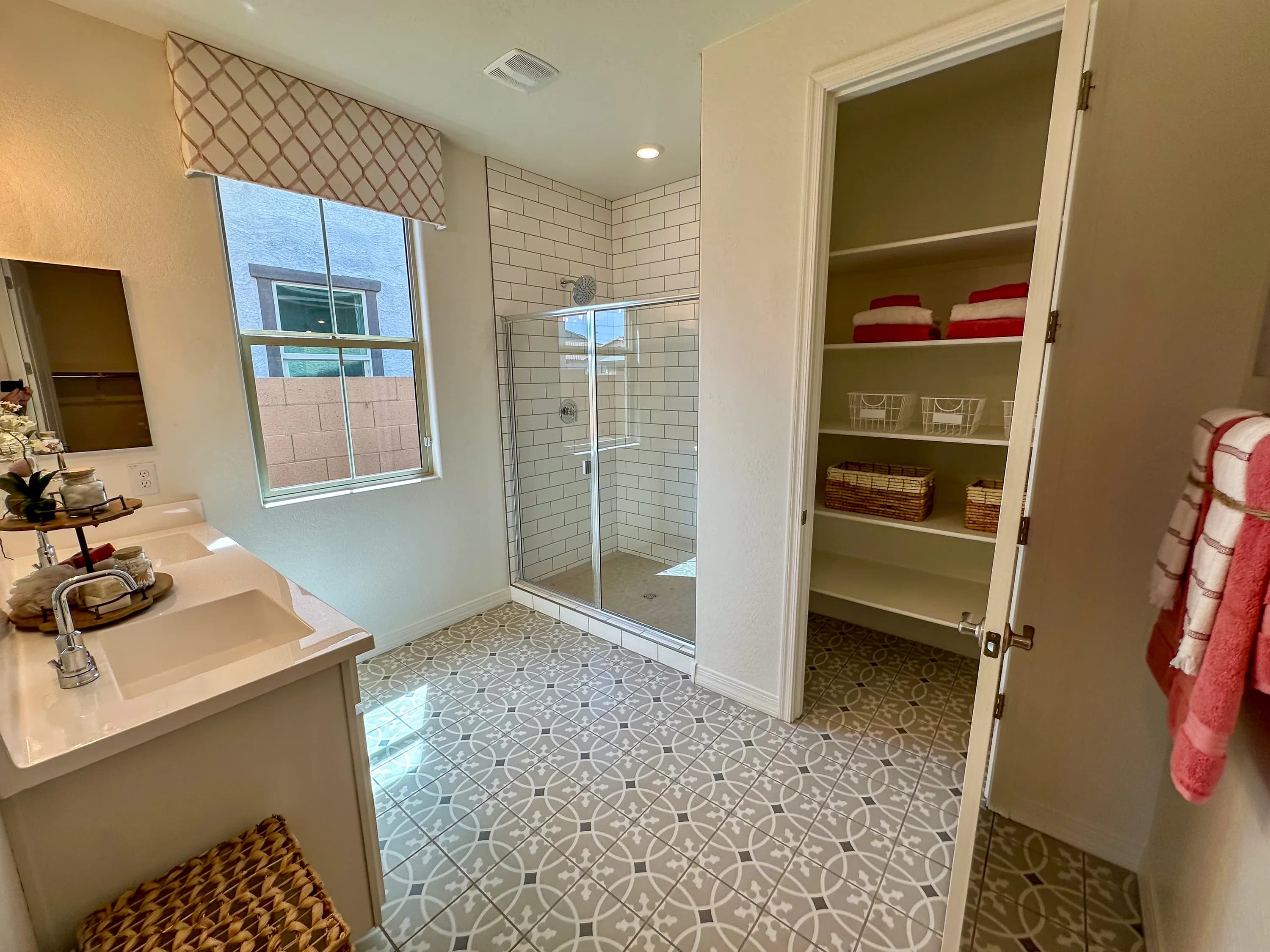 Plan 2188 by KB Home at Enclaves at Sonrisa — photo 8 of 15