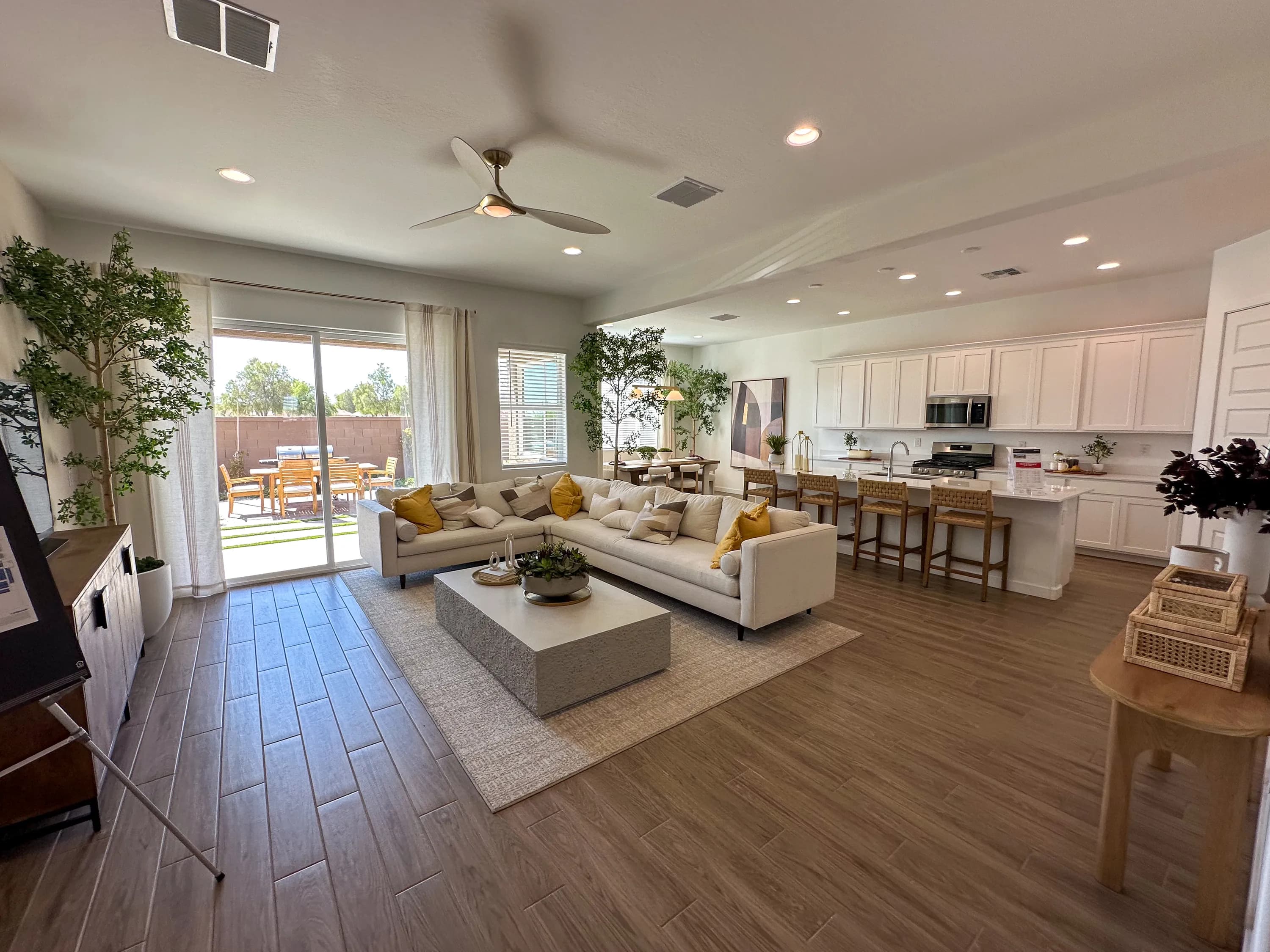 Trillium — interior