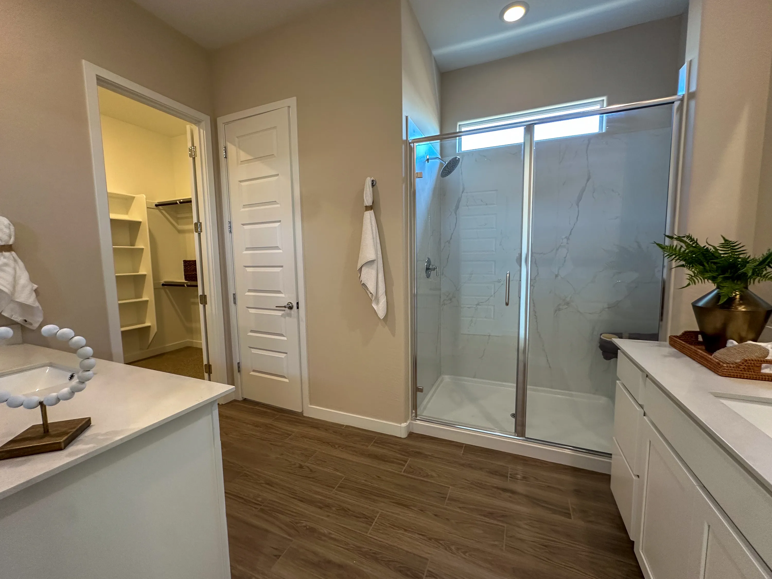 Trillium — interior