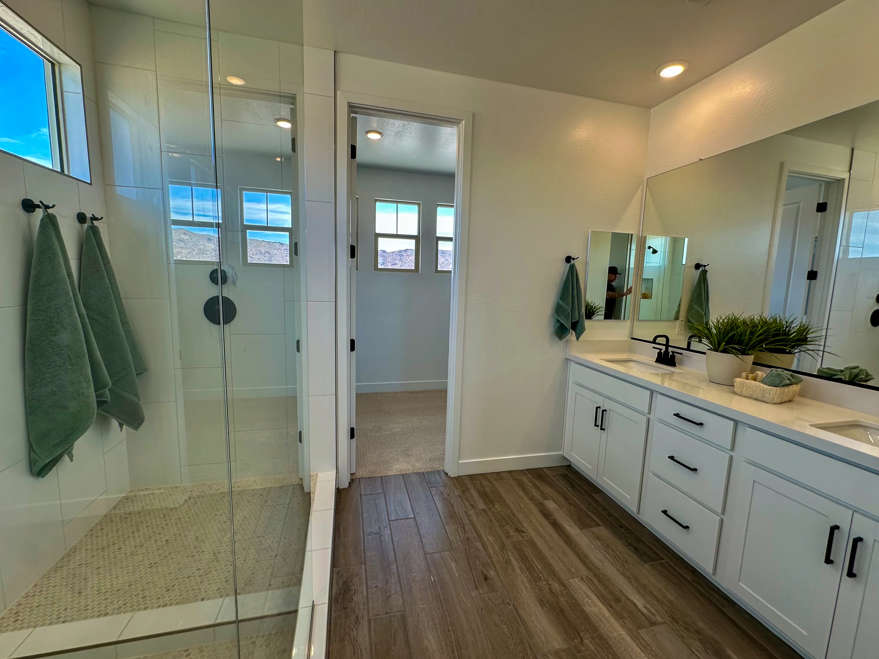 Plan 4504 by Risewell Homes at Frontera — photo 11 of 19
