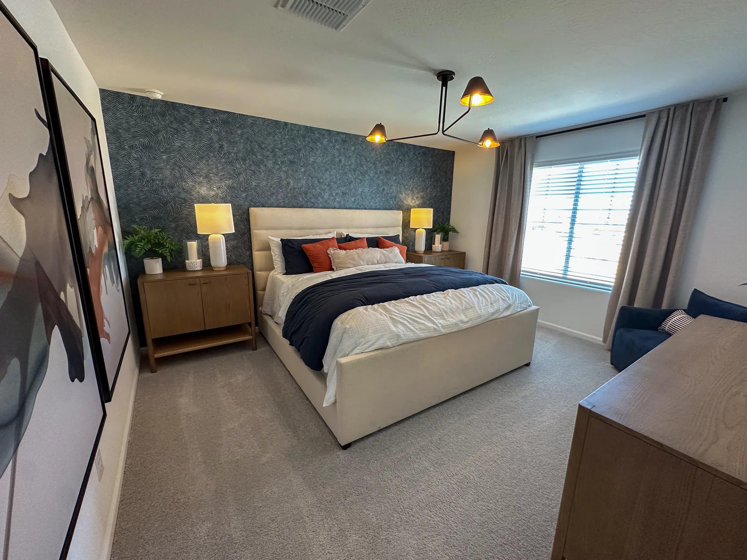 Pacifica — interior