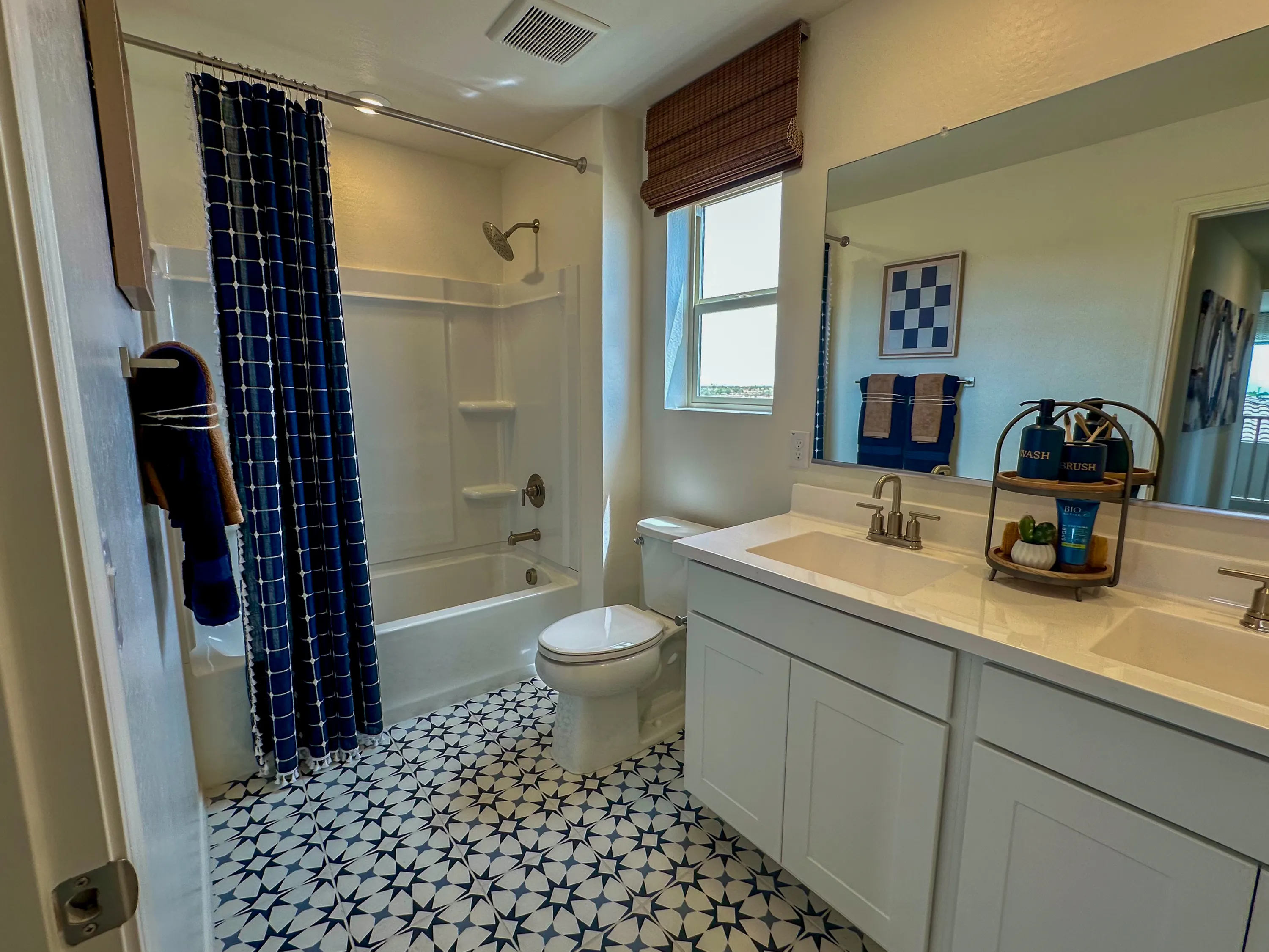 Plan 2373 by KB Home at Enclaves at Skyline Village — photo 16 of 17