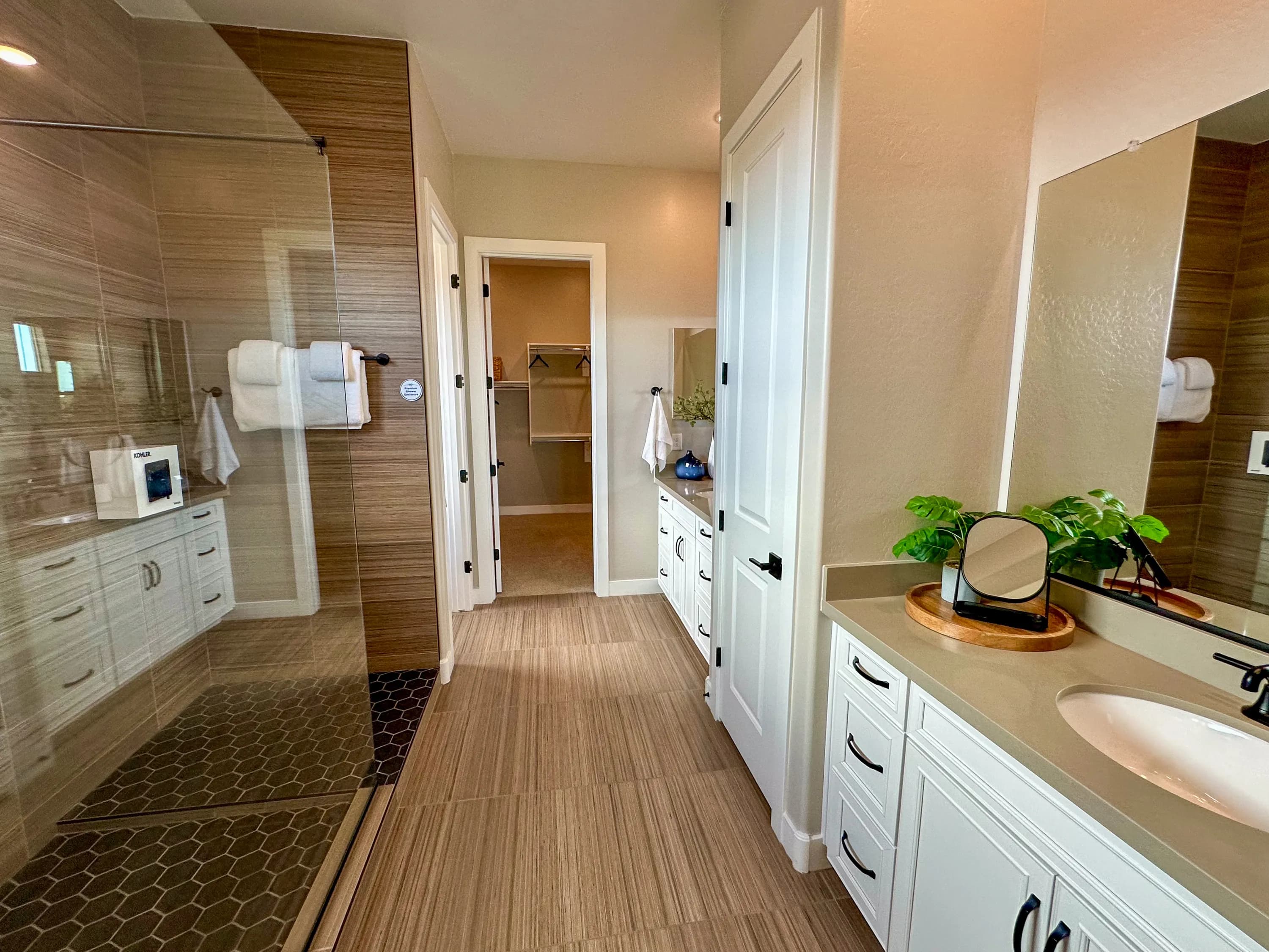 Mead — interior