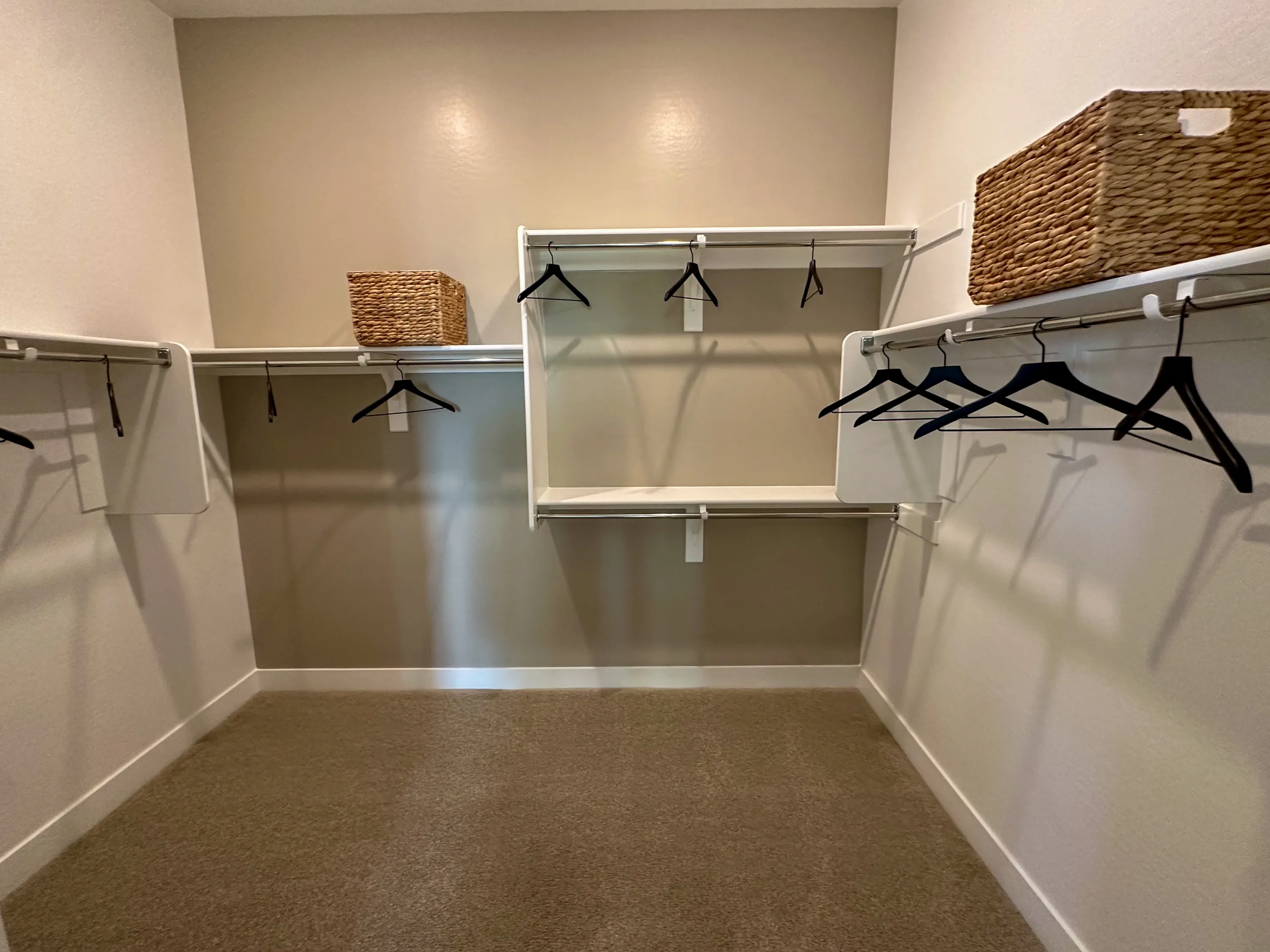 Mead — interior
