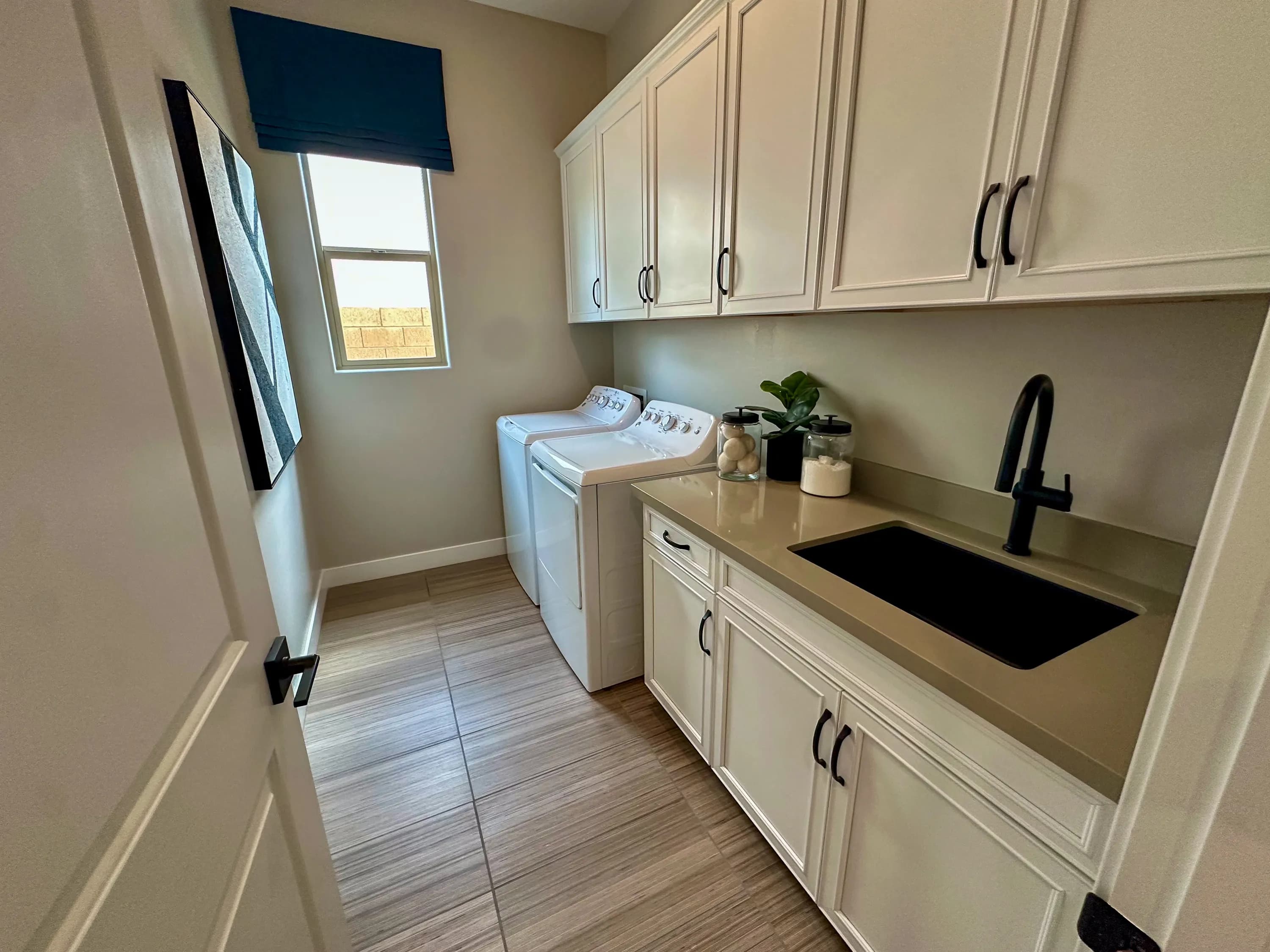 Mead — interior