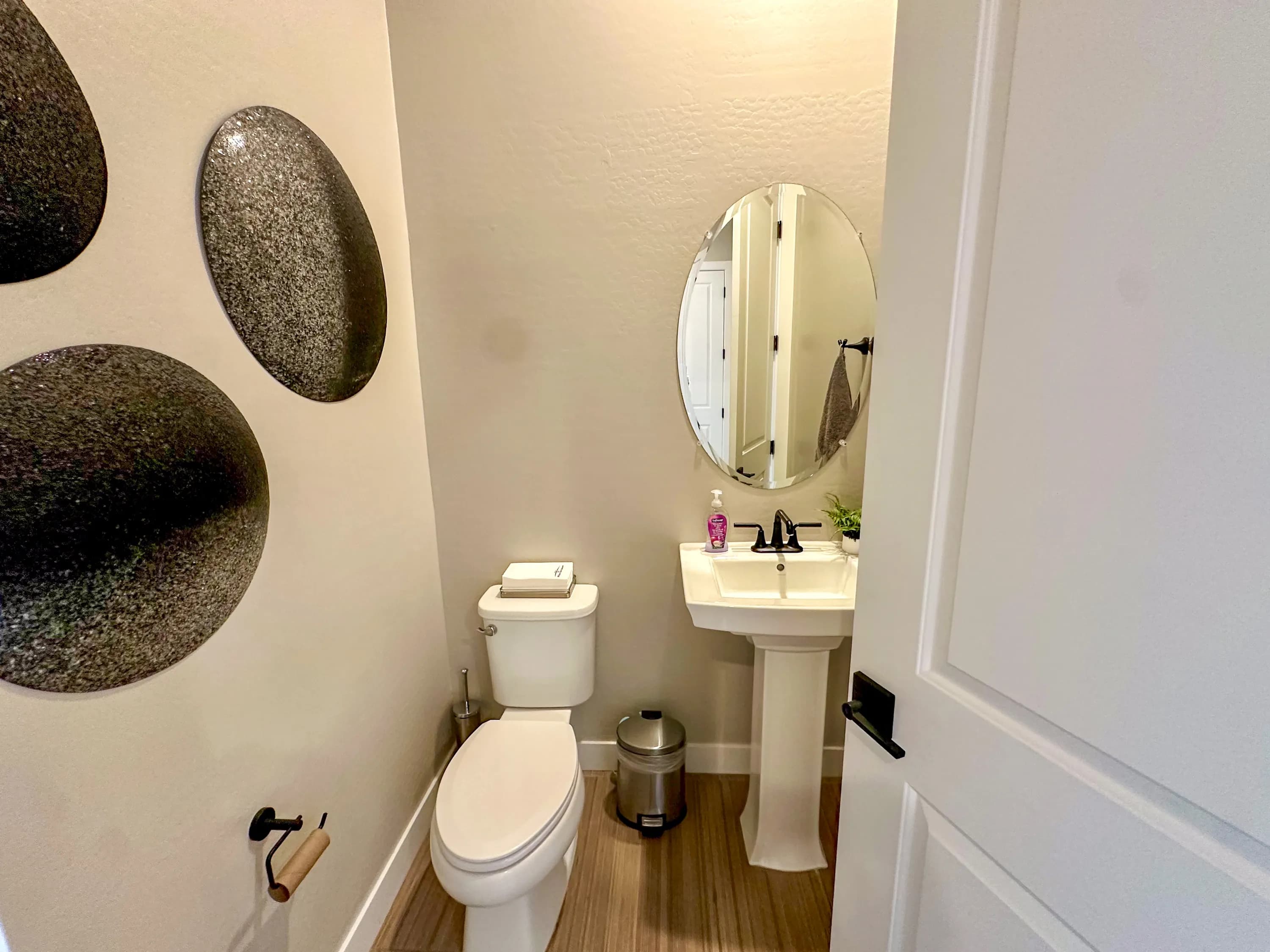 Mead — interior
