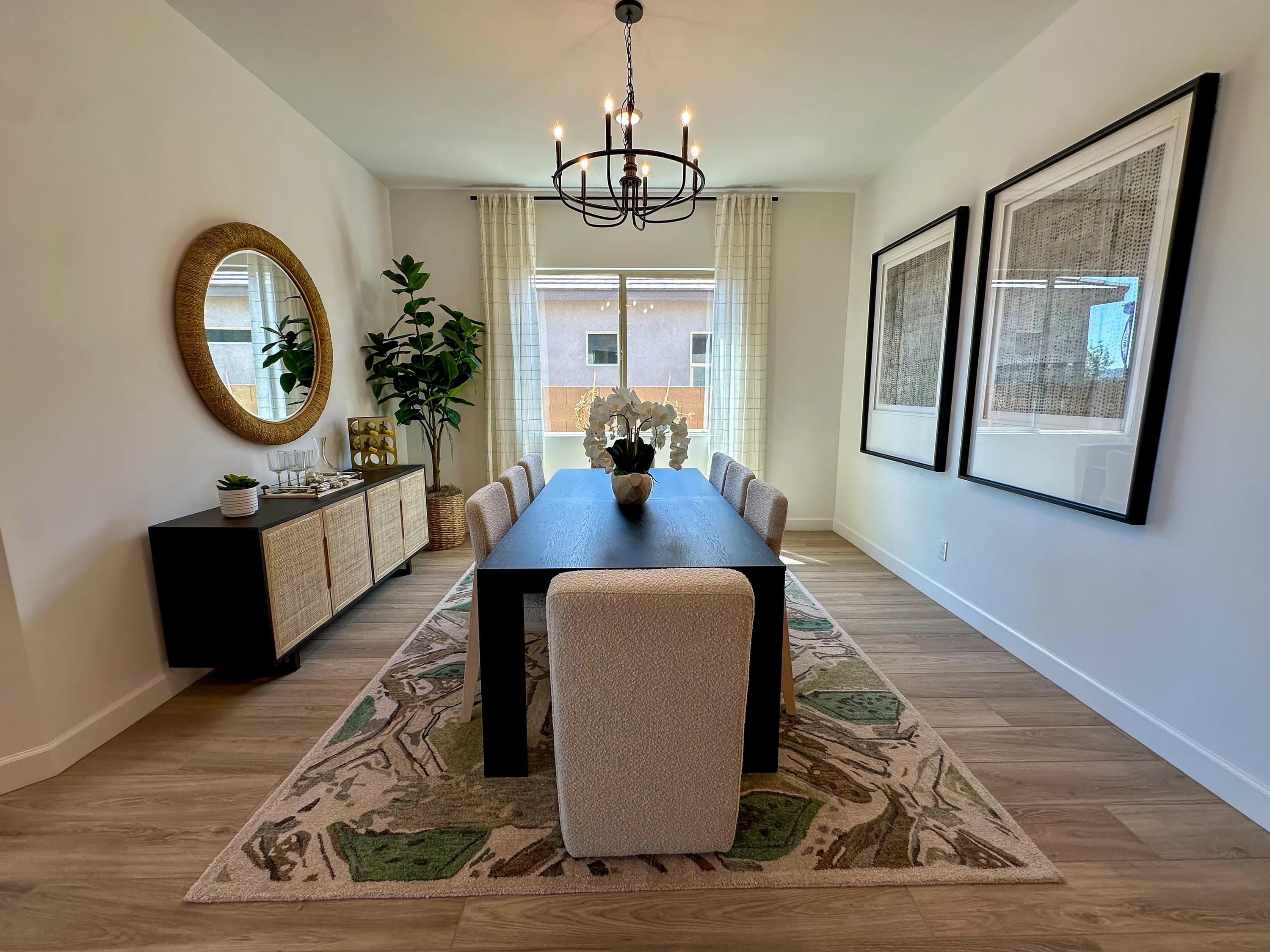 Currant — interior