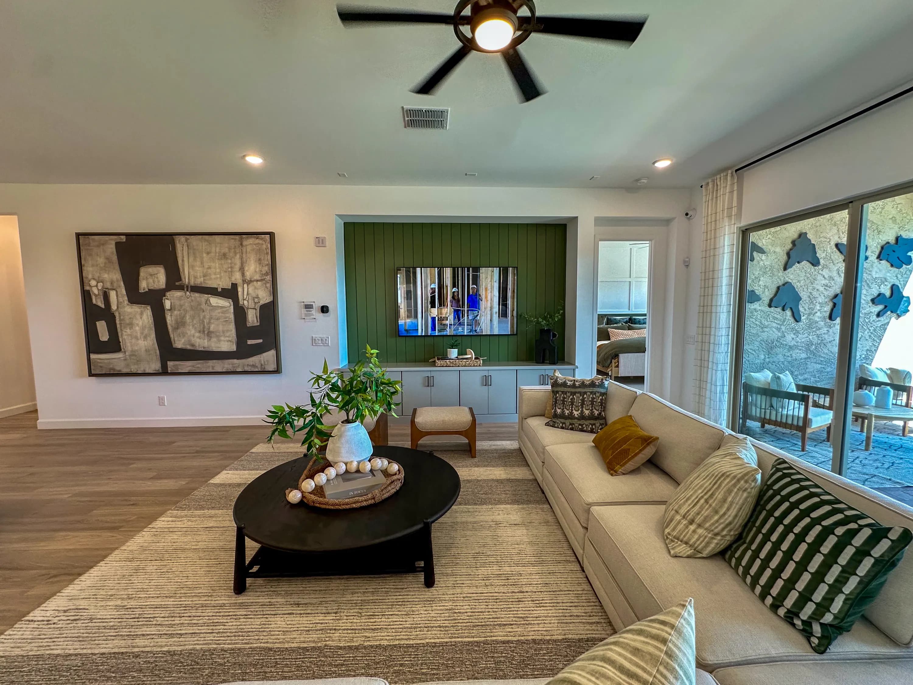 Currant — interior