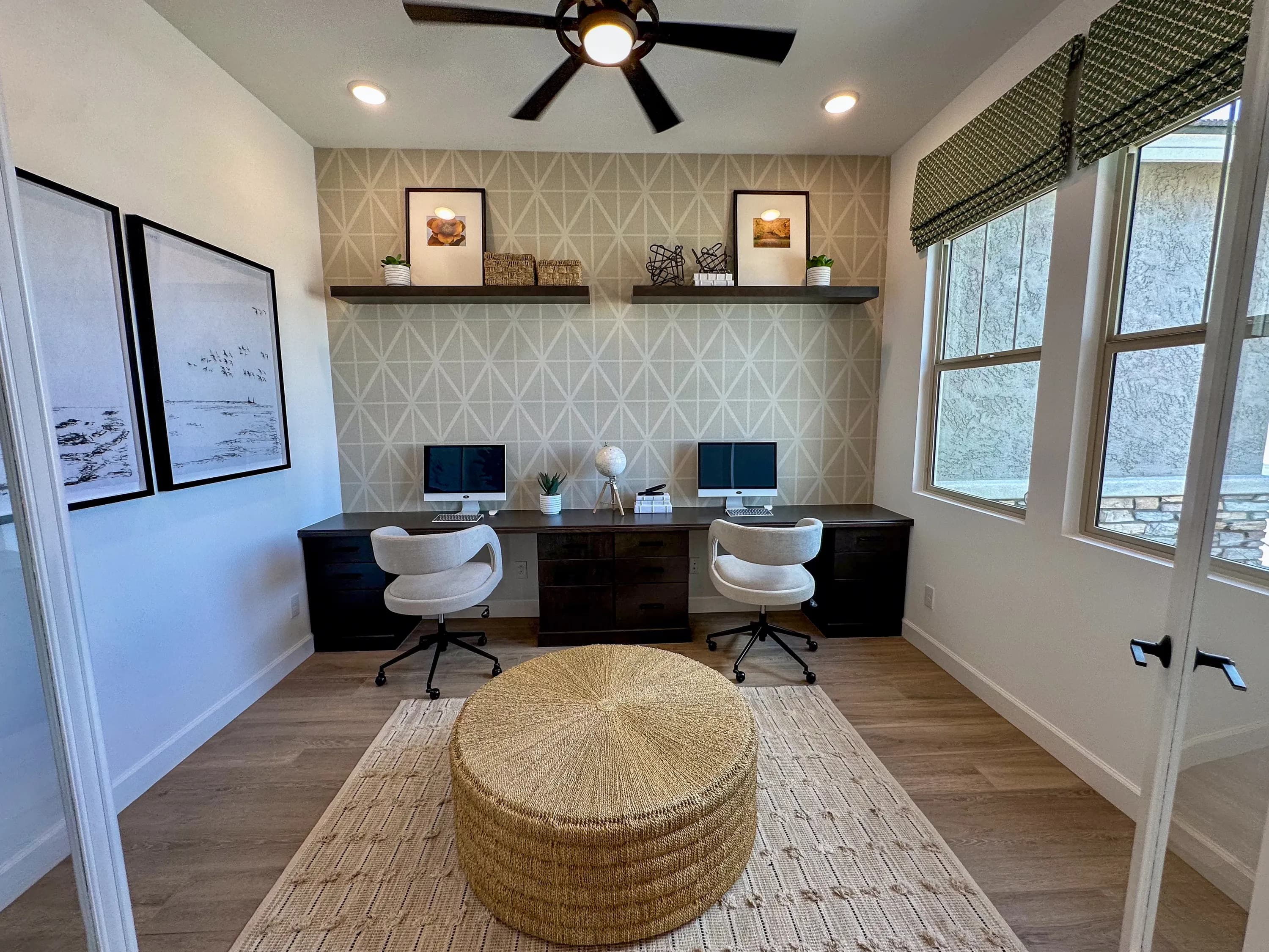 Currant — interior