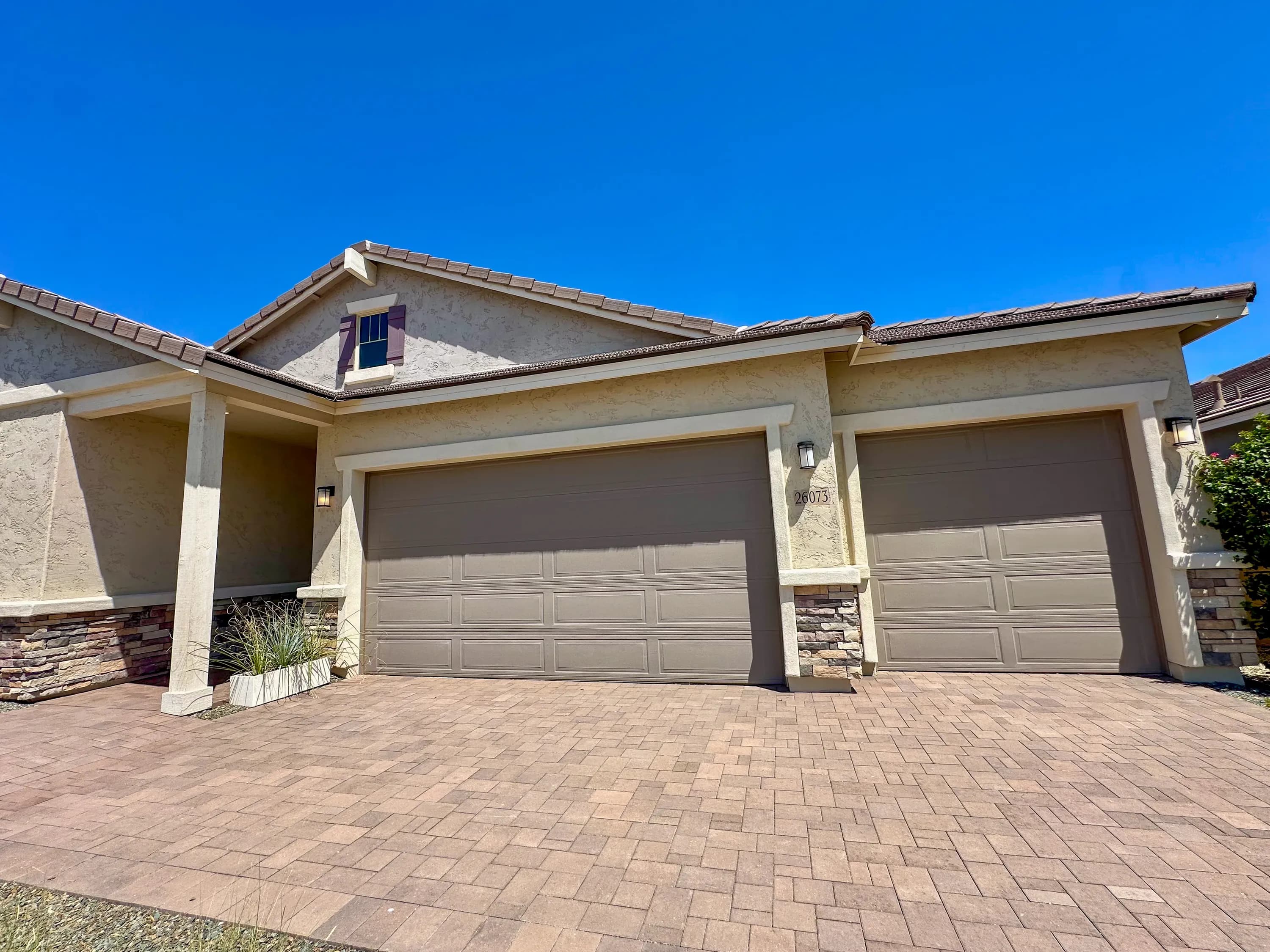 Crimson — front exterior