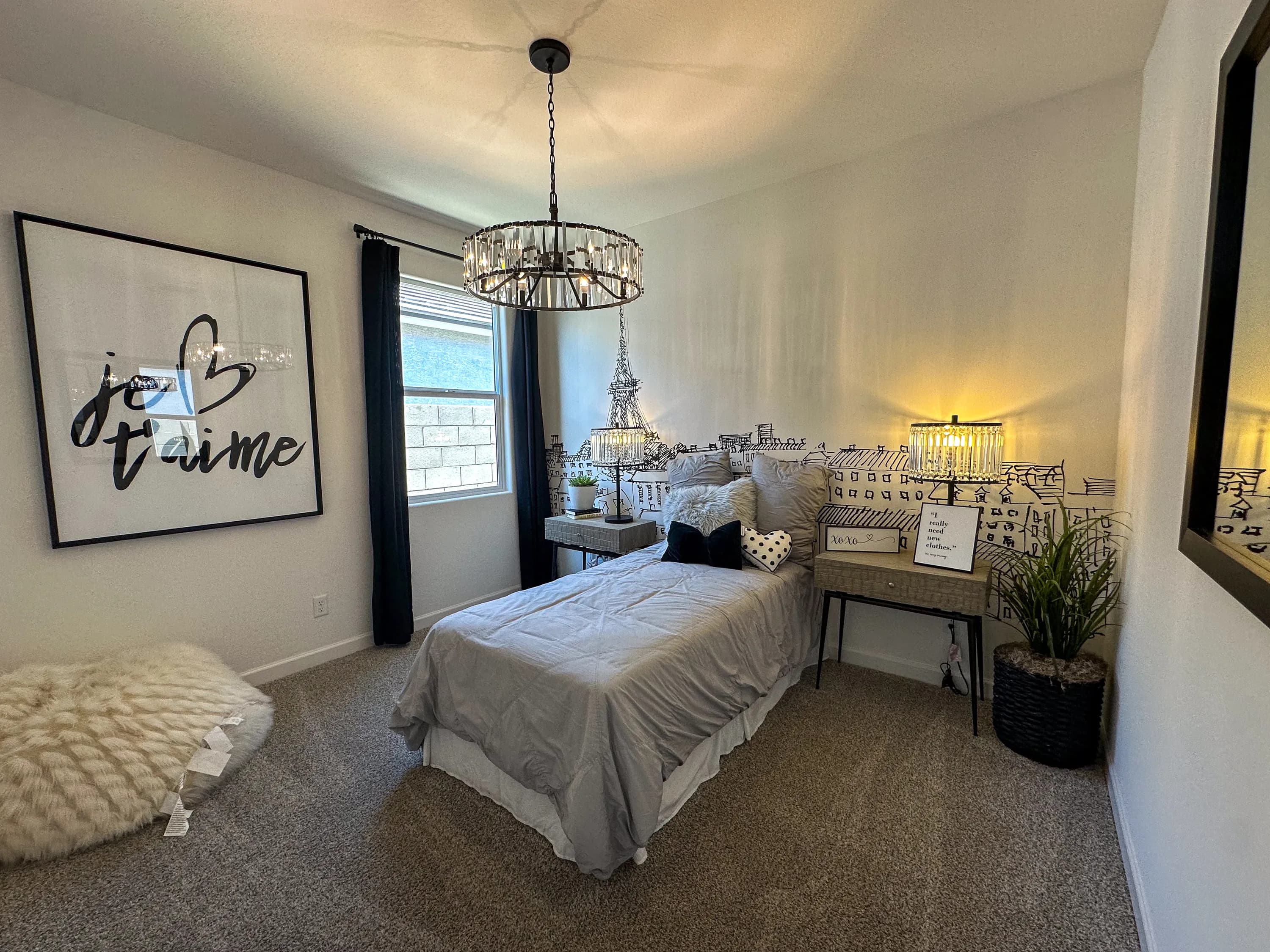 Huntsville by D.R. Horton at Desert Moon Estates — photo 11 of 14