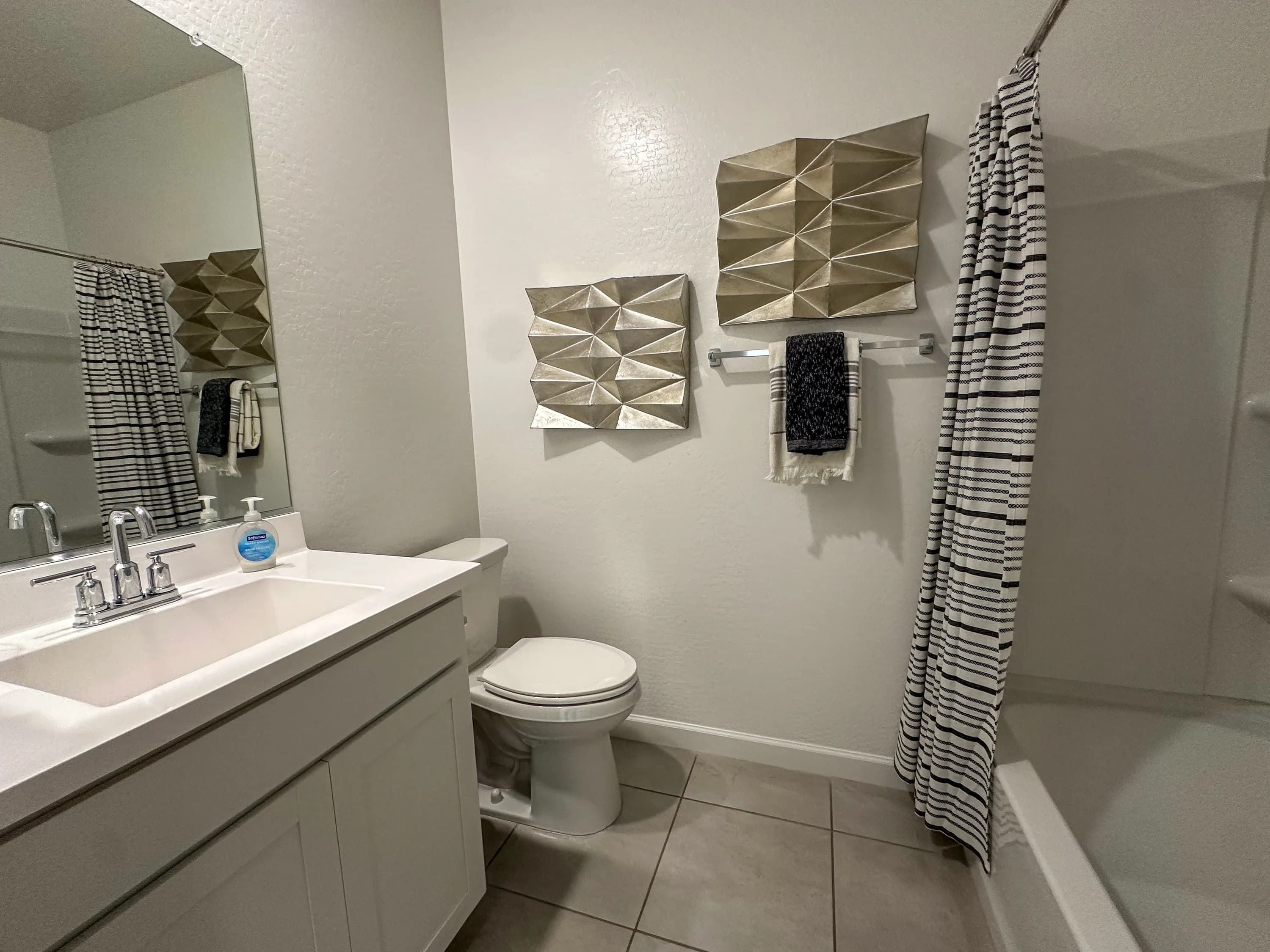 Huntsville by D.R. Horton at Desert Moon Estates — photo 12 of 14