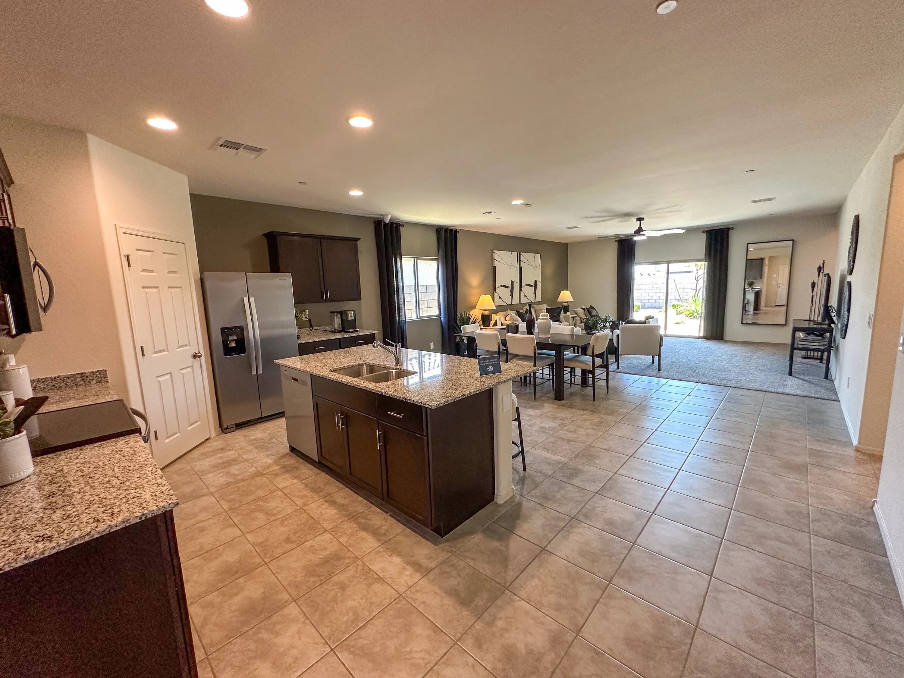 Lantana — interior