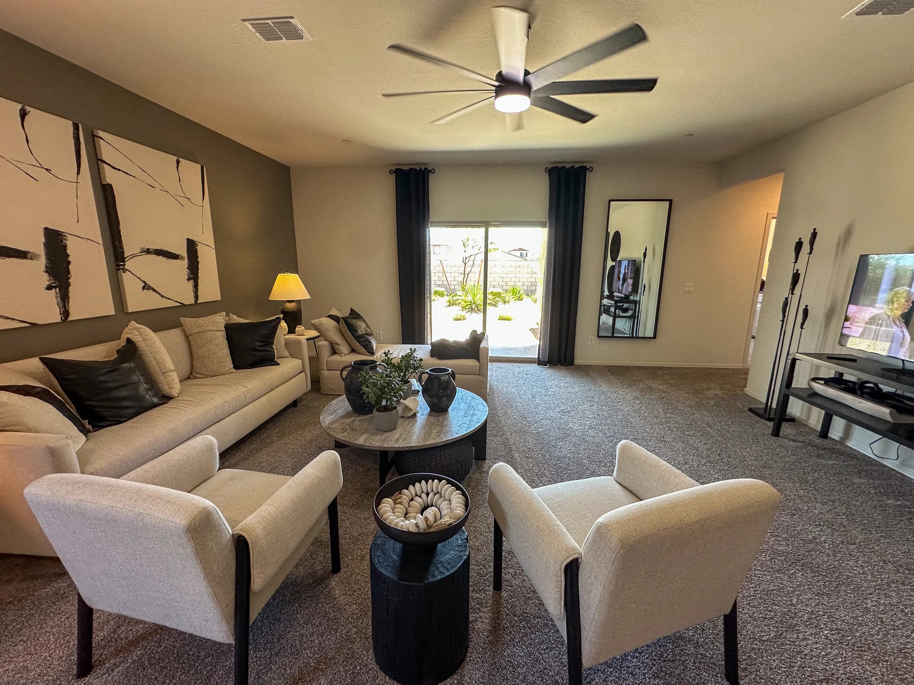 Lantana — interior