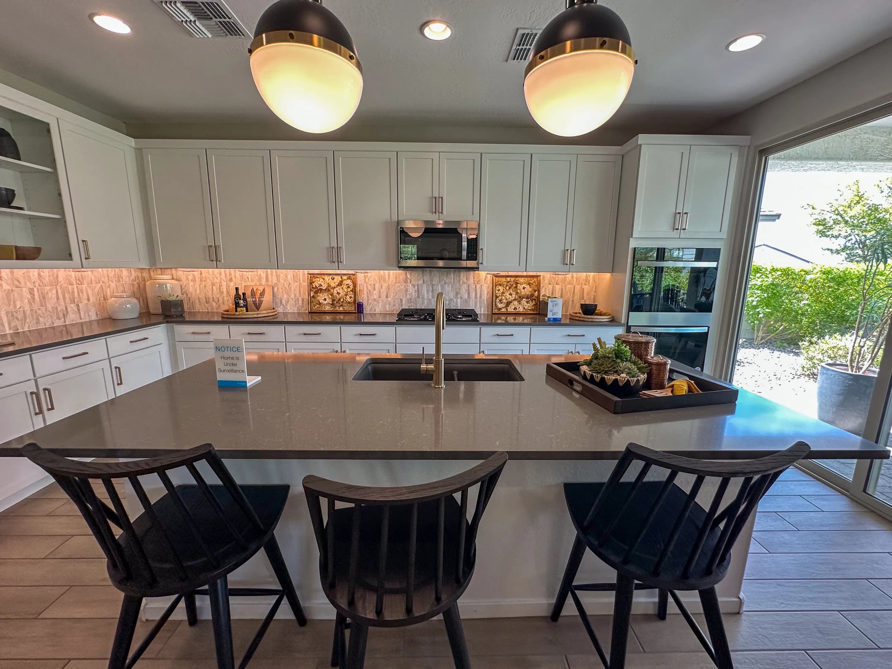 Ponderosa — interior