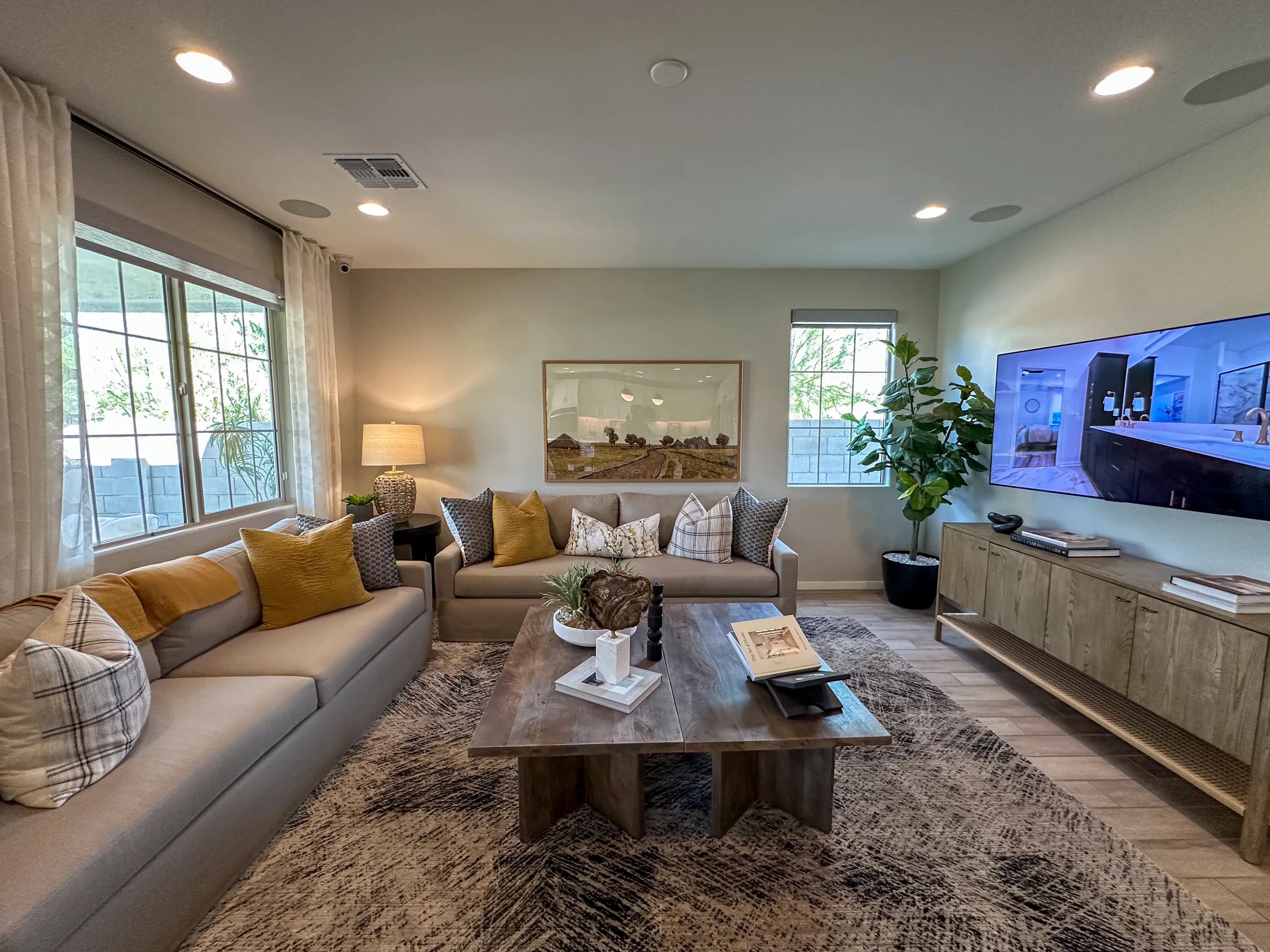 Ponderosa — interior