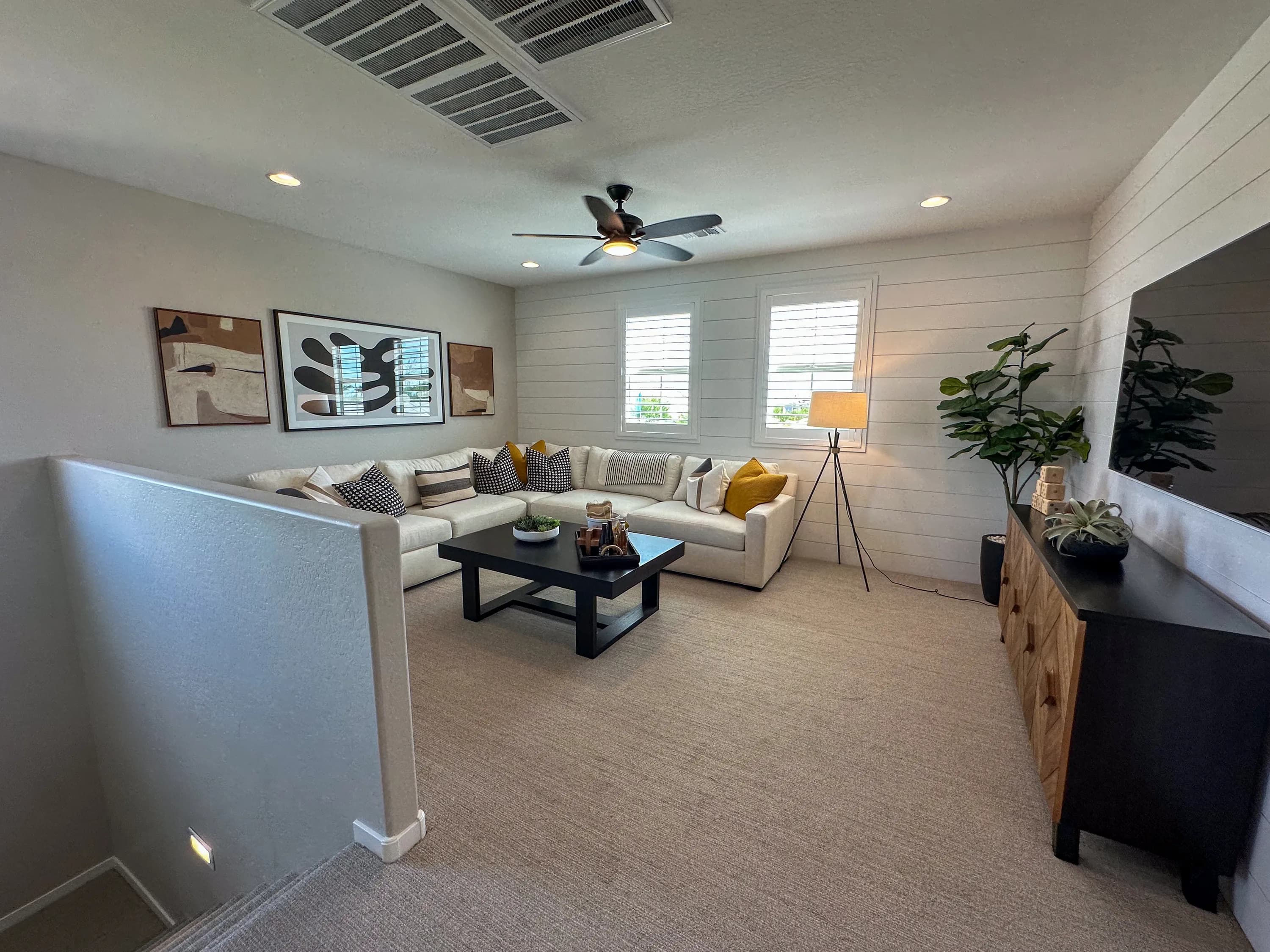 Ponderosa — interior