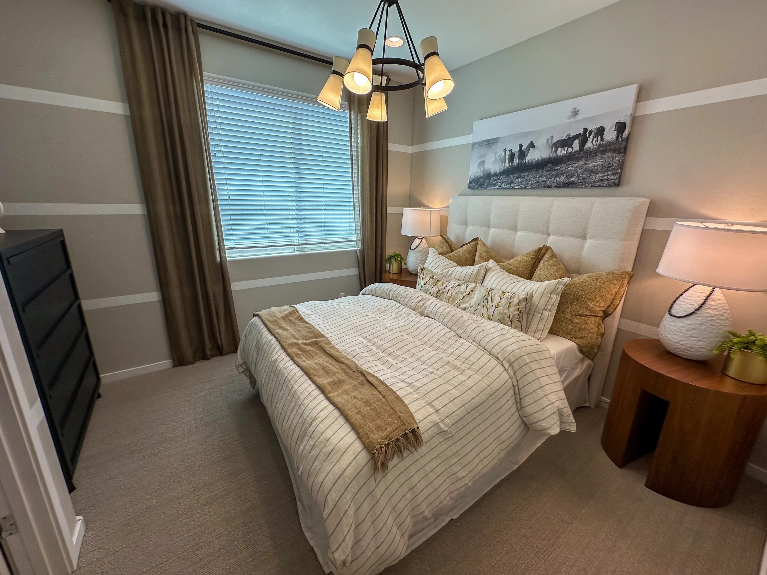 Ponderosa — interior