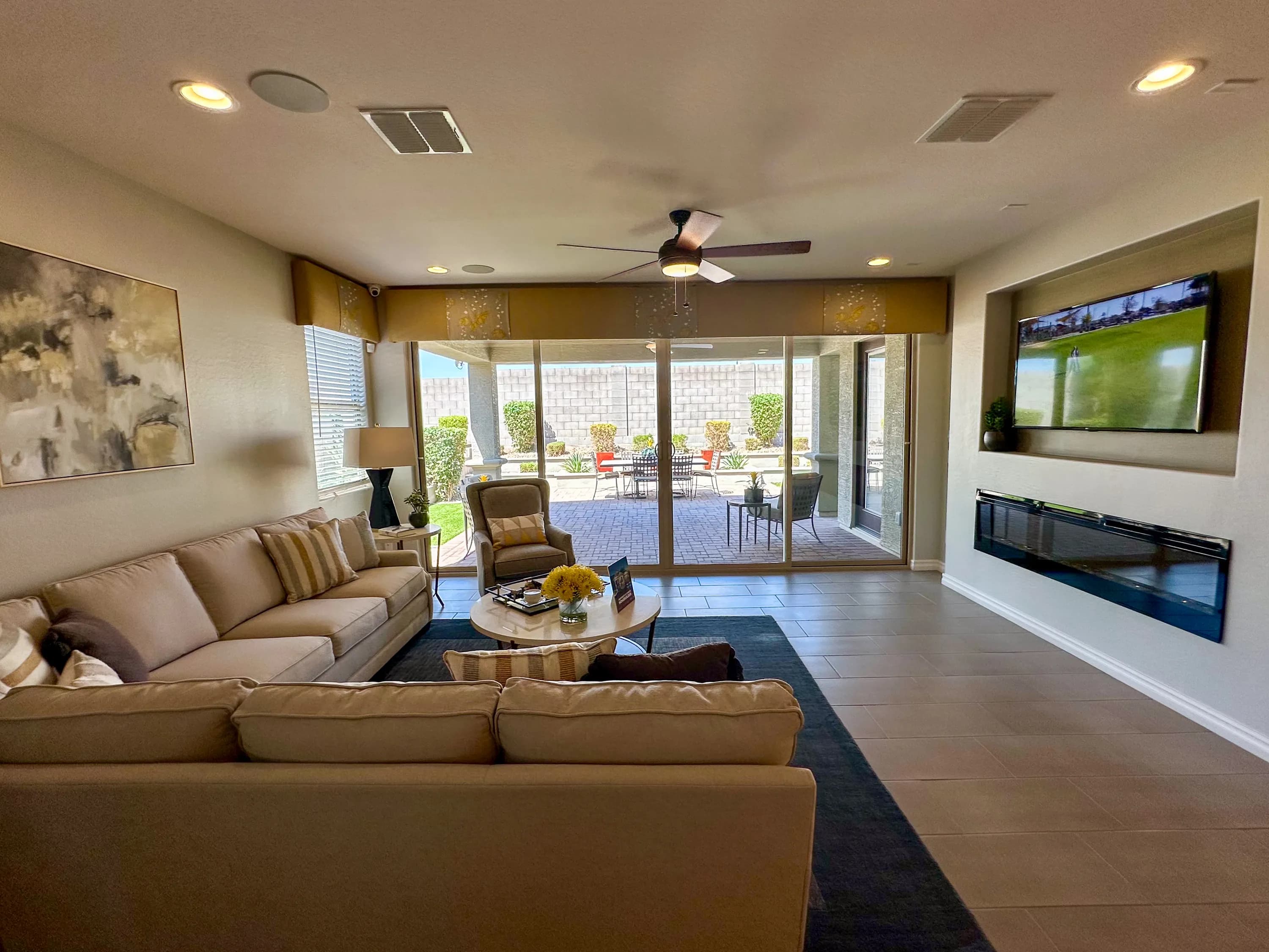 Raymond — interior