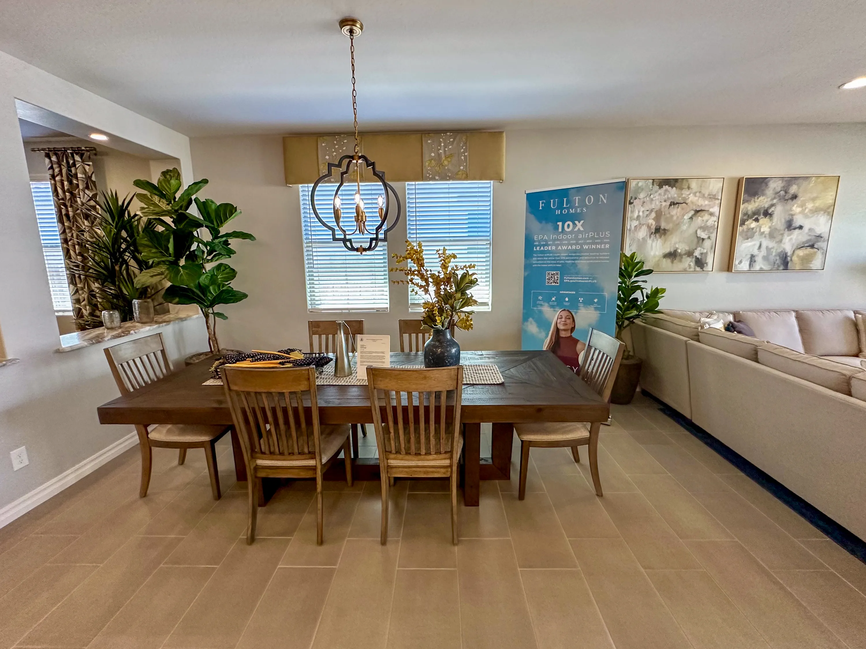 Raymond — interior