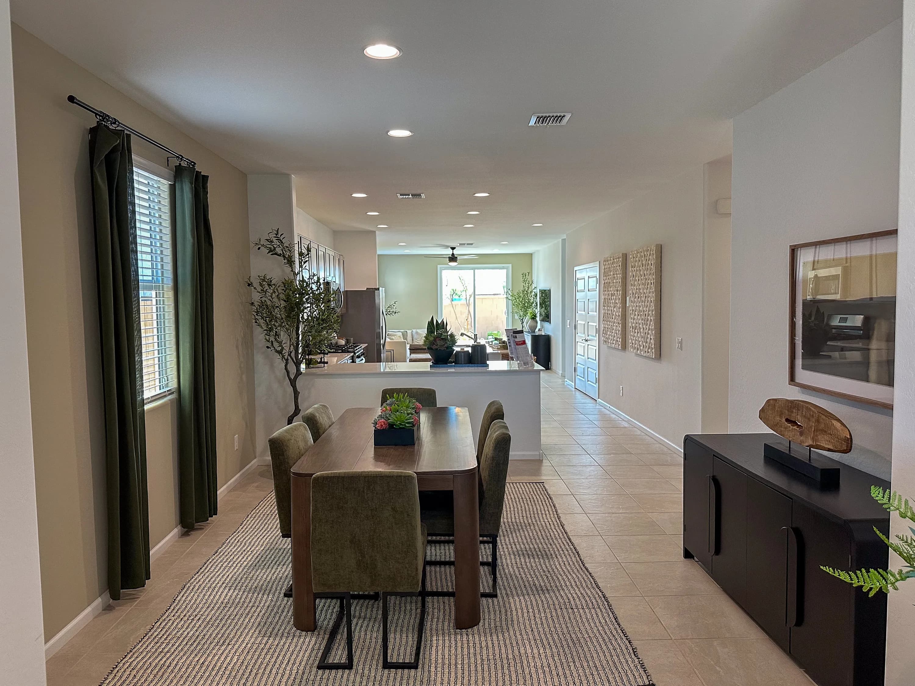 Solana — interior