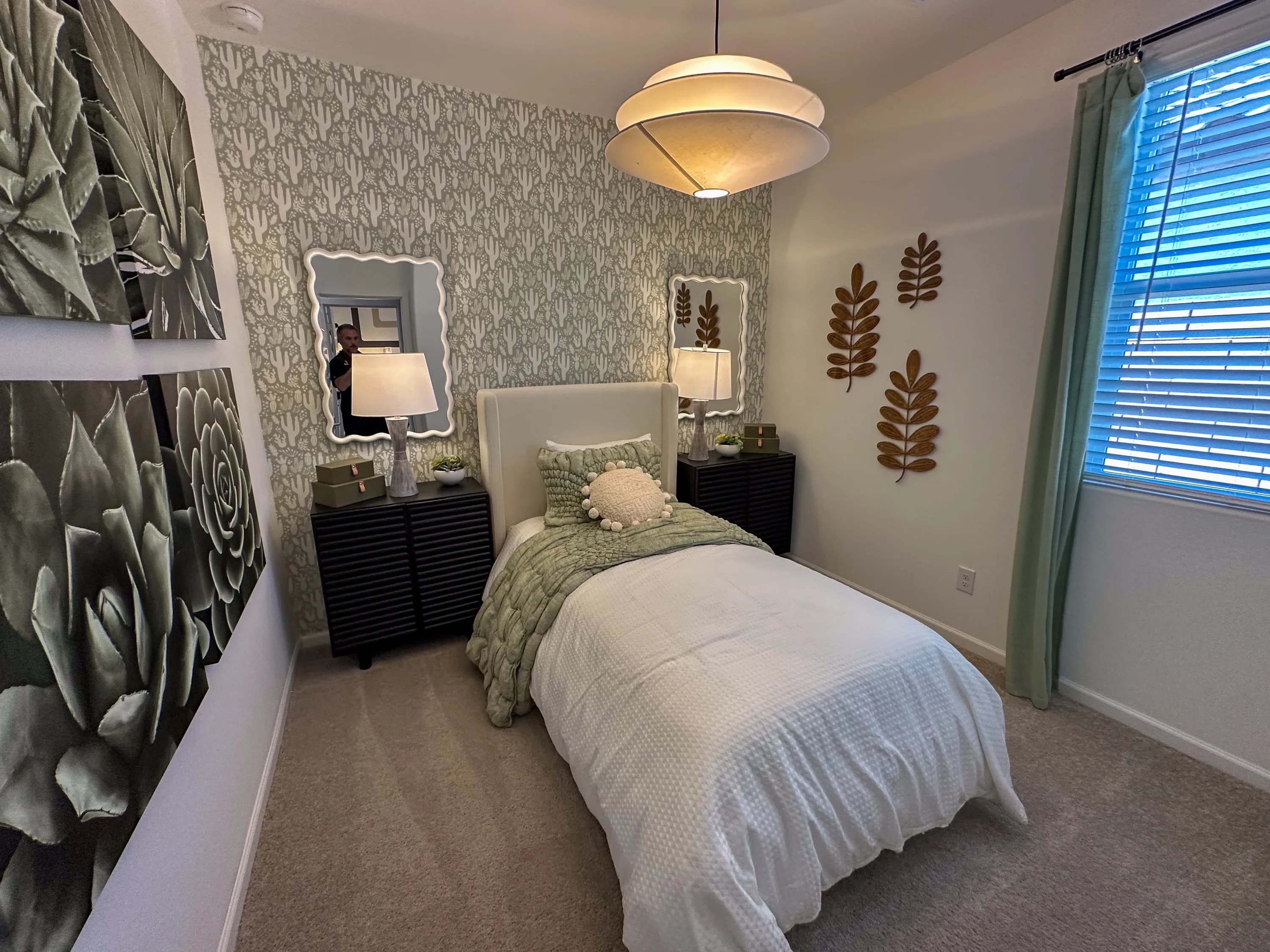 Solana — interior