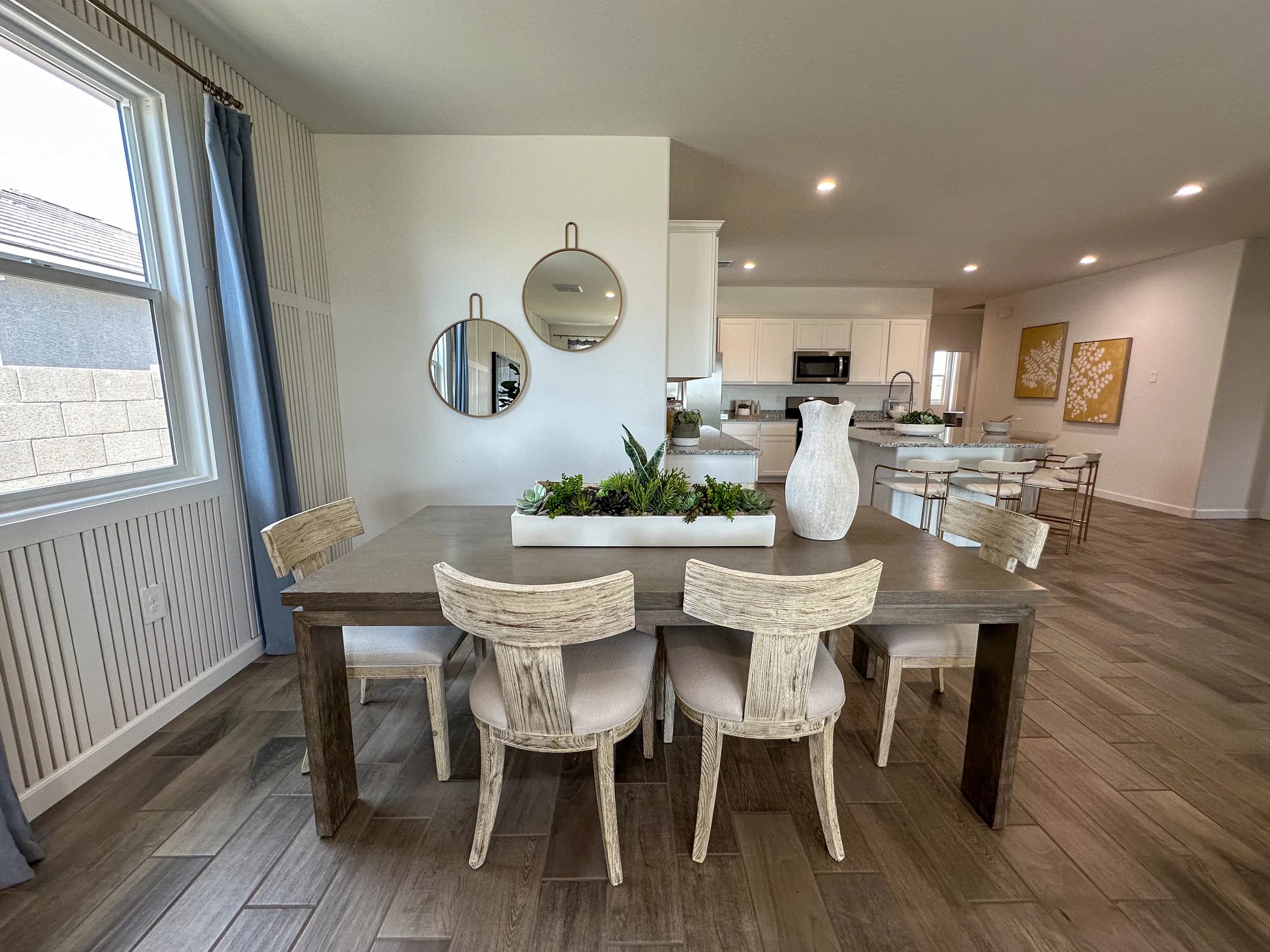 Kingston — interior