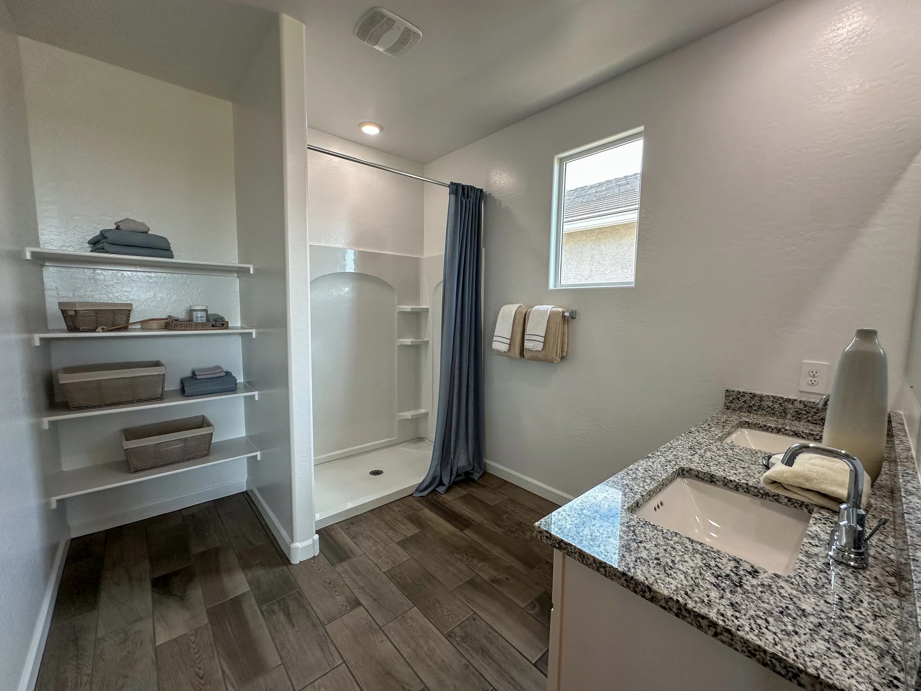 Kingston — interior