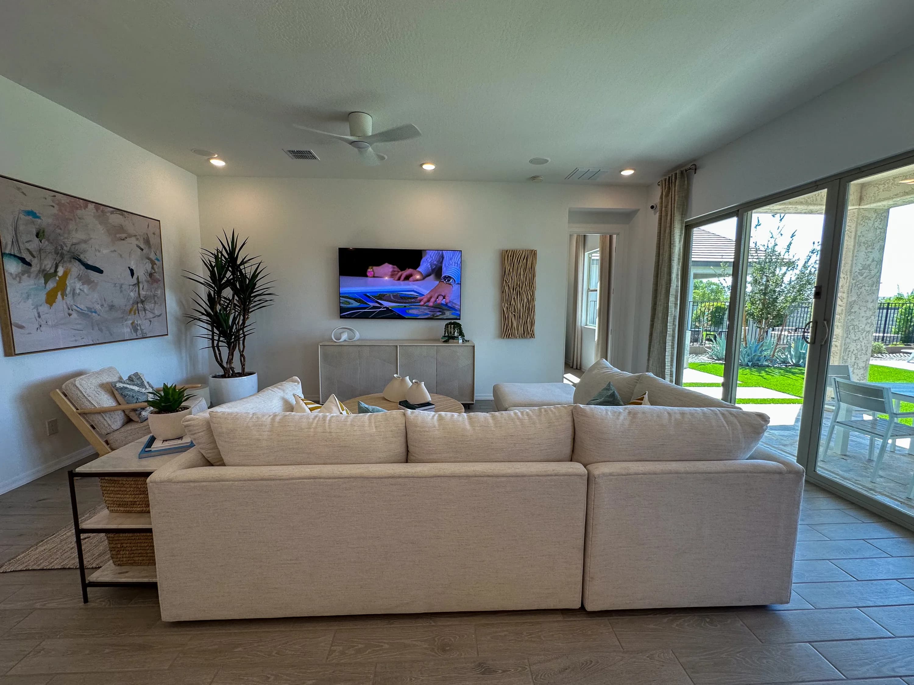 Lagoon — great room