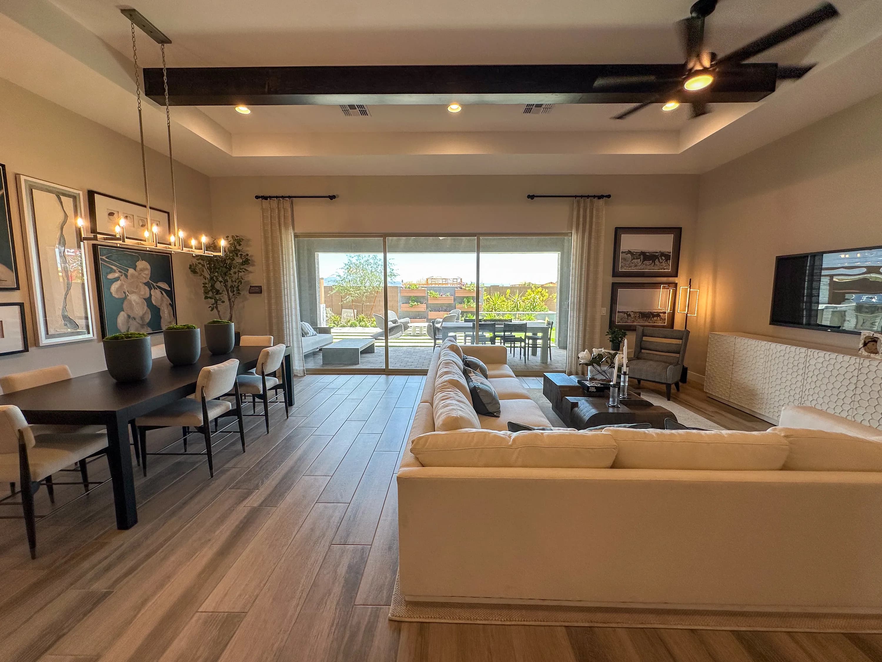 Huntley — interior