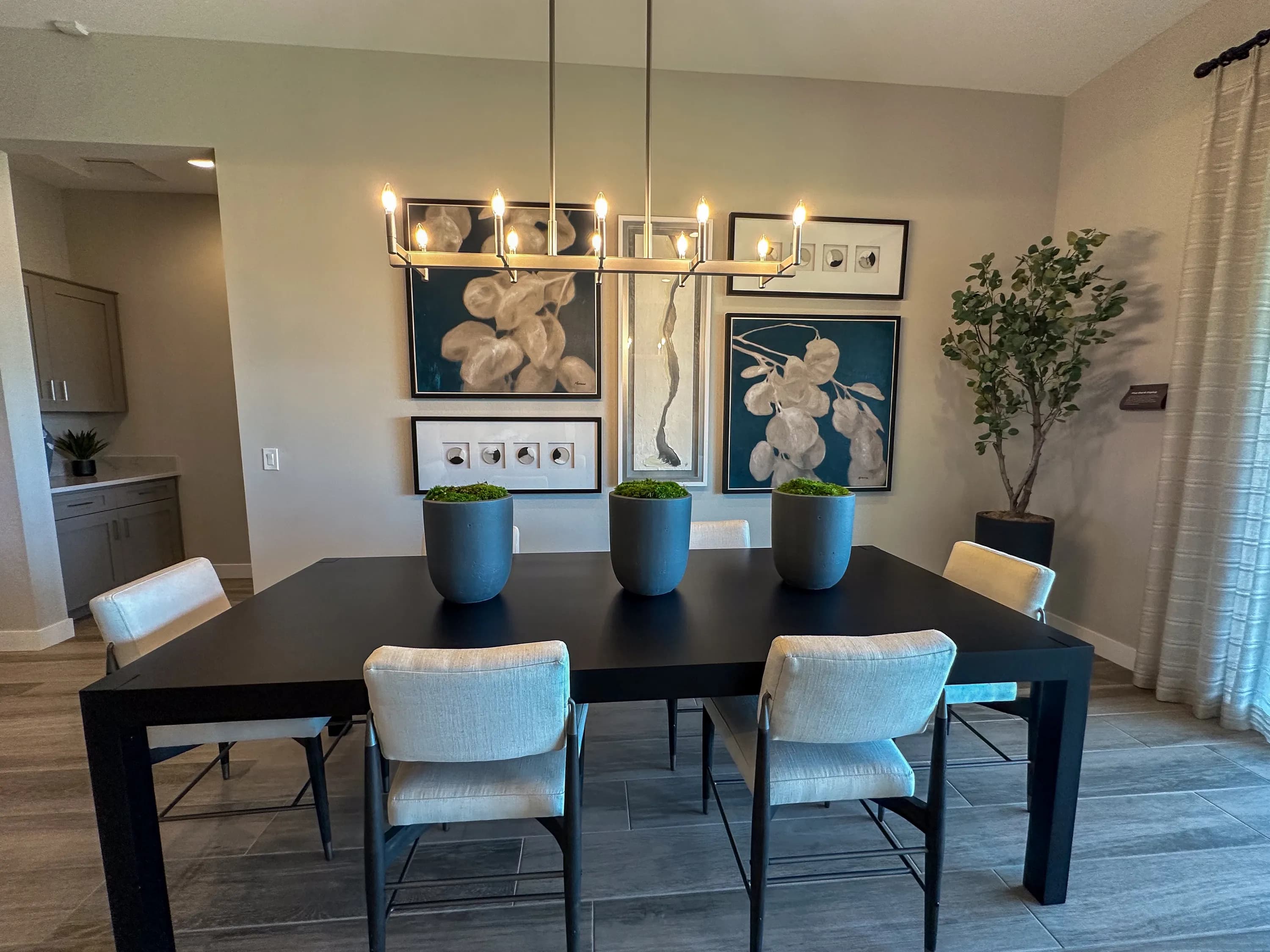 Huntley — interior