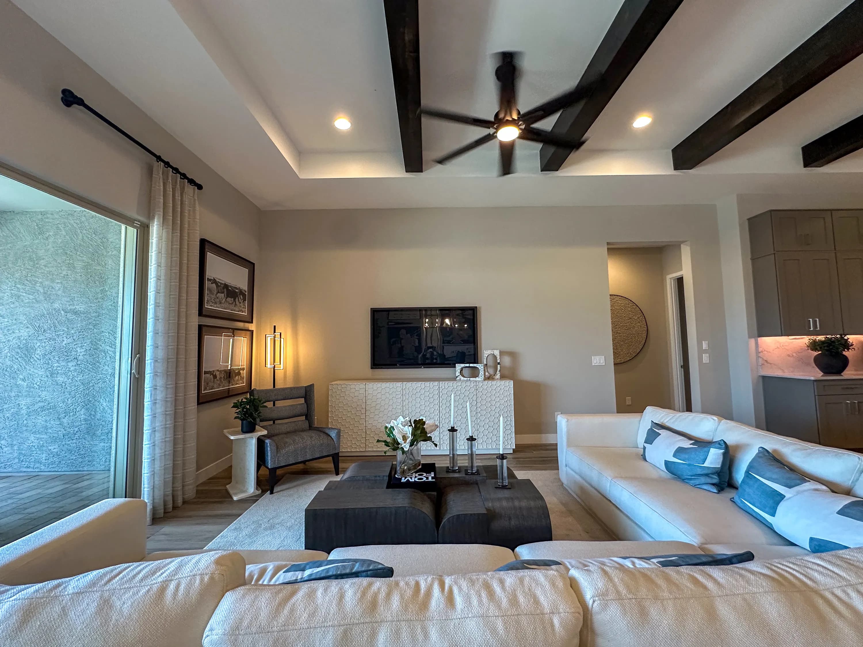 Huntley — interior