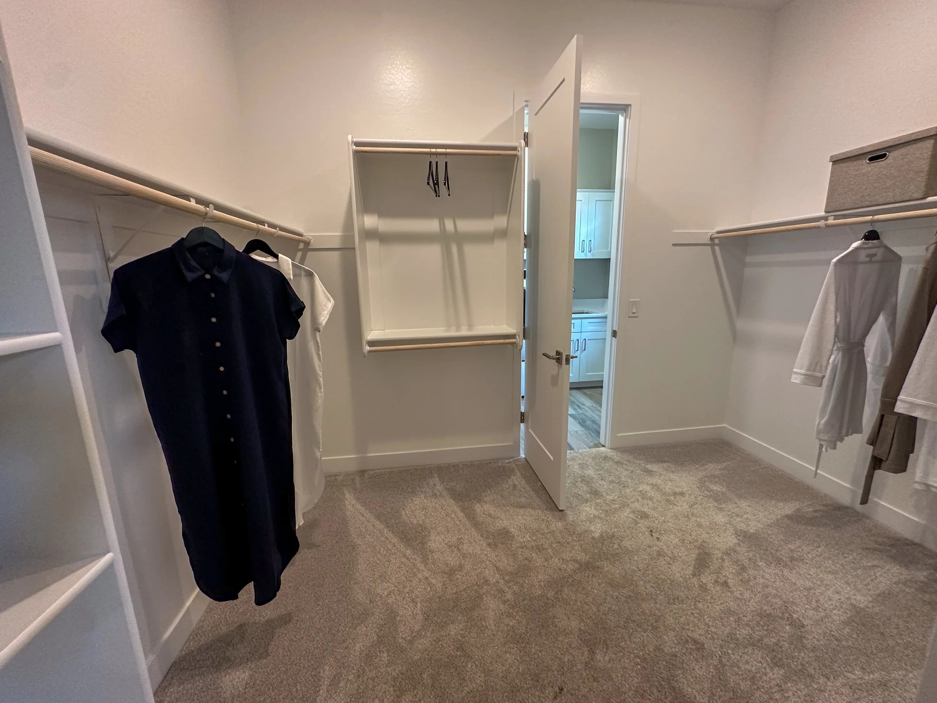 Huntley — interior
