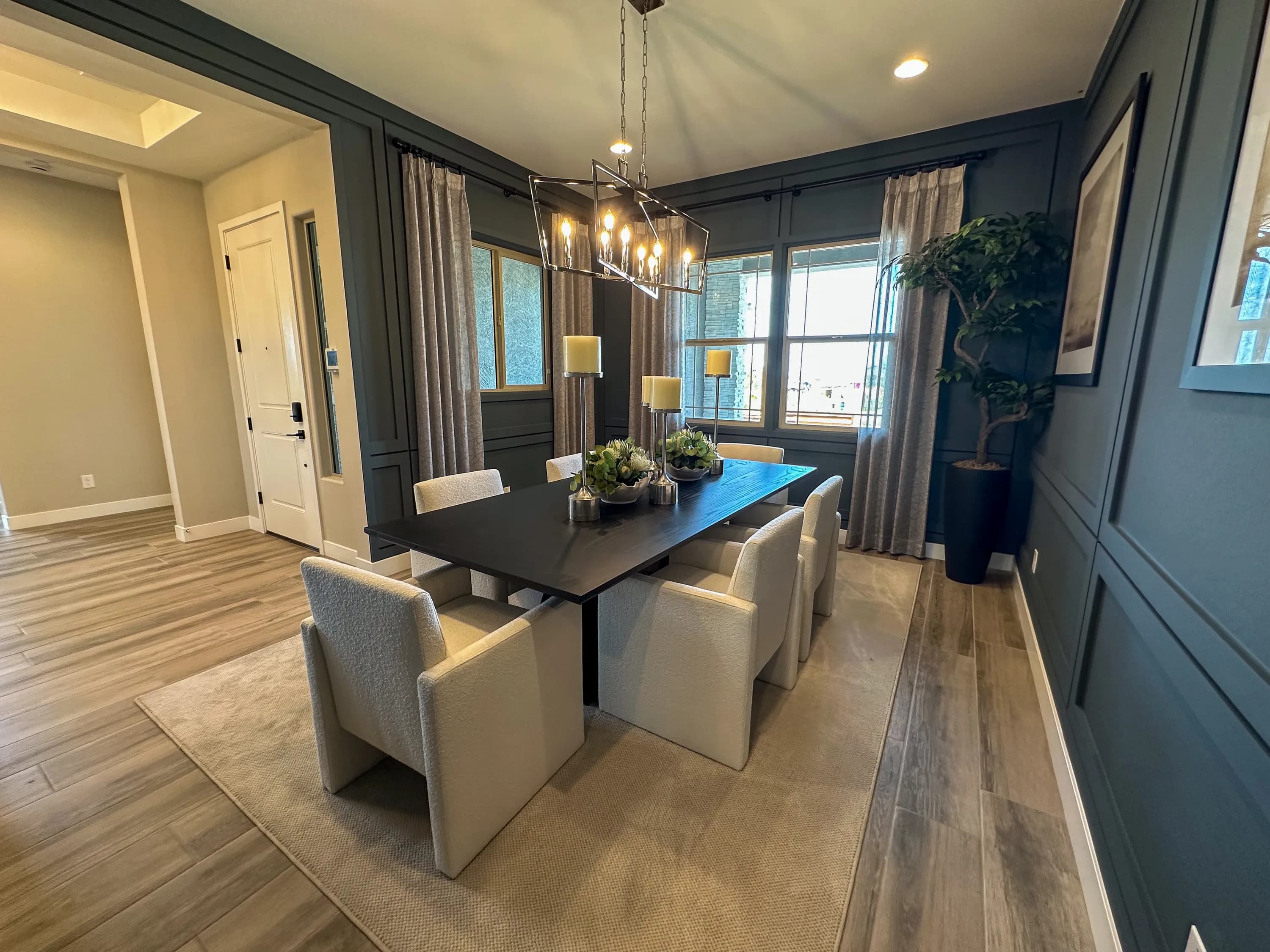 Huntley — interior